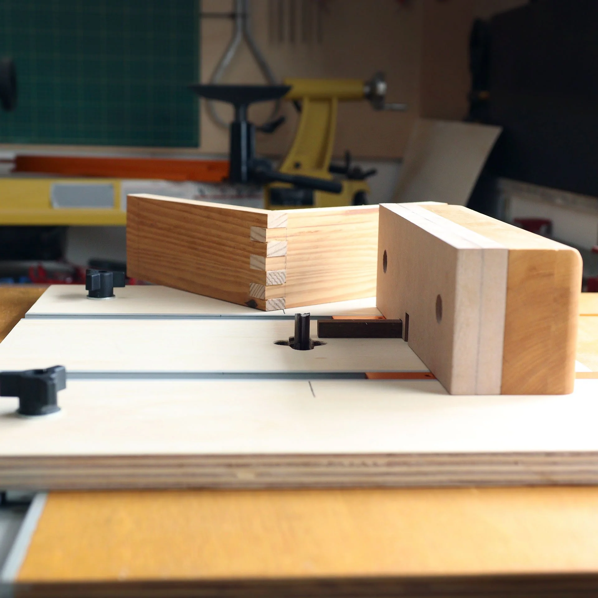 INST01---Router-Table-Box-Joint-Jig.jpg
