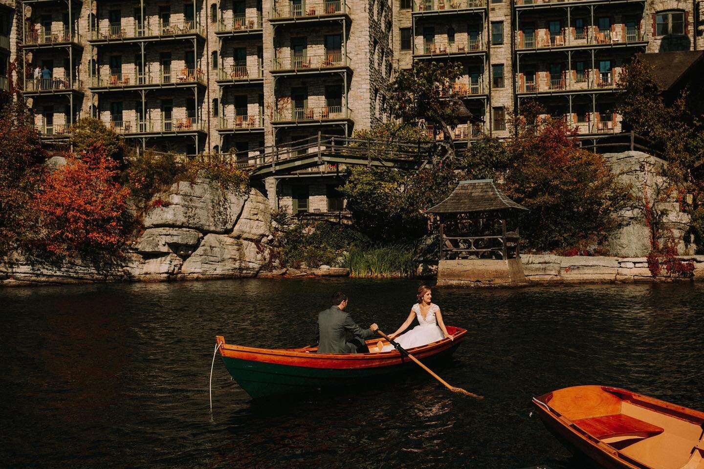 A magical afternoon at @mohonkmountainhouse . ⁠⠀⁠
⁠⠀⁠
Hair + Make Up : @studio_one_hair_design⁠⠀⁠
Dress : @amsale from @carinesbridal⁠⠀⁠
⁠⠀⁠
#afternoonwedding #mohonkmountainhouse #hudsonvalleyweddings #rowboat #lakemohonk ⁠⠀⁠