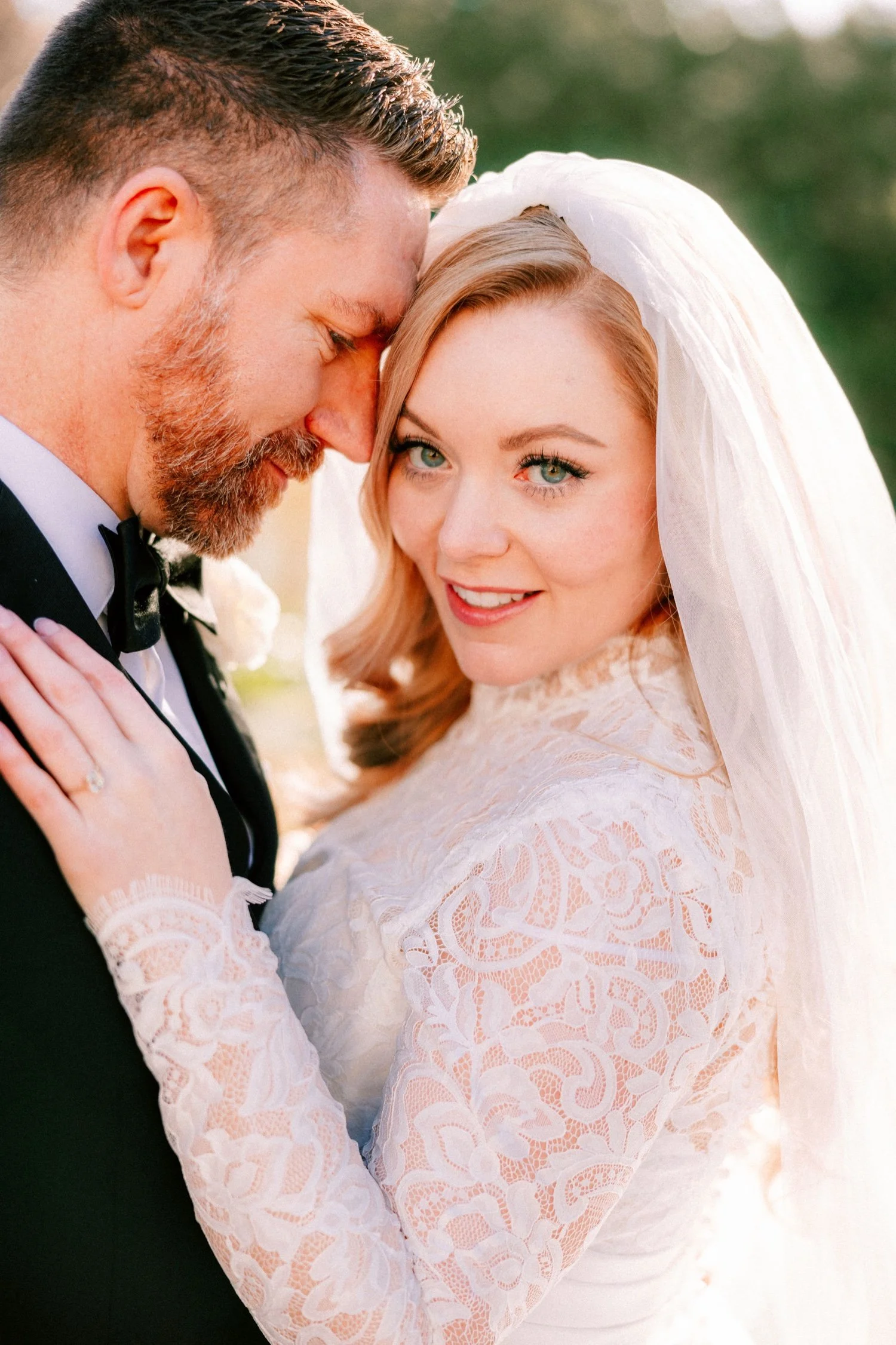 timeless photograph of winter wedding couple at the ashford estate in new jersey