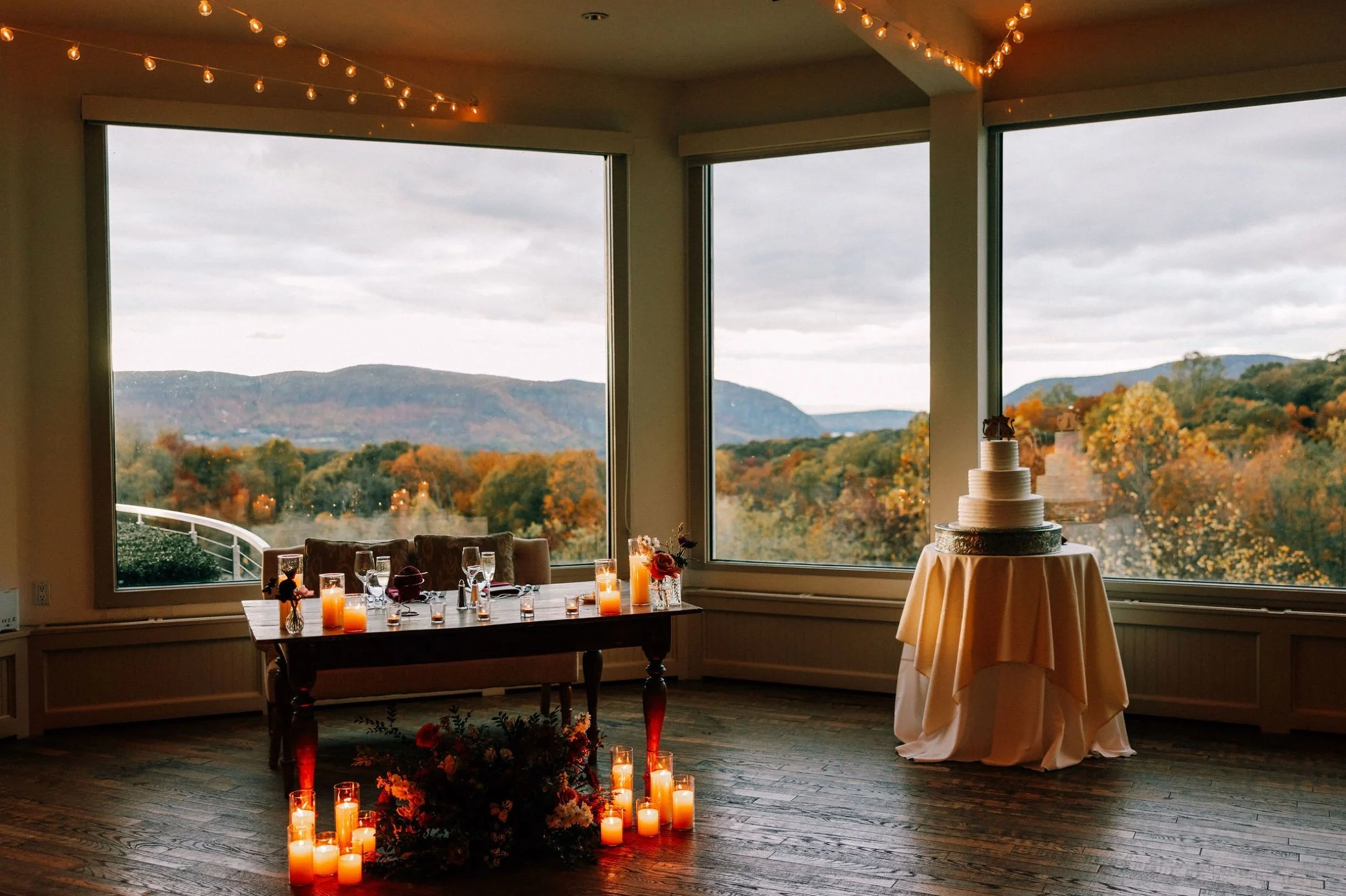  sweetheart table with hudson valley view at the garrison 