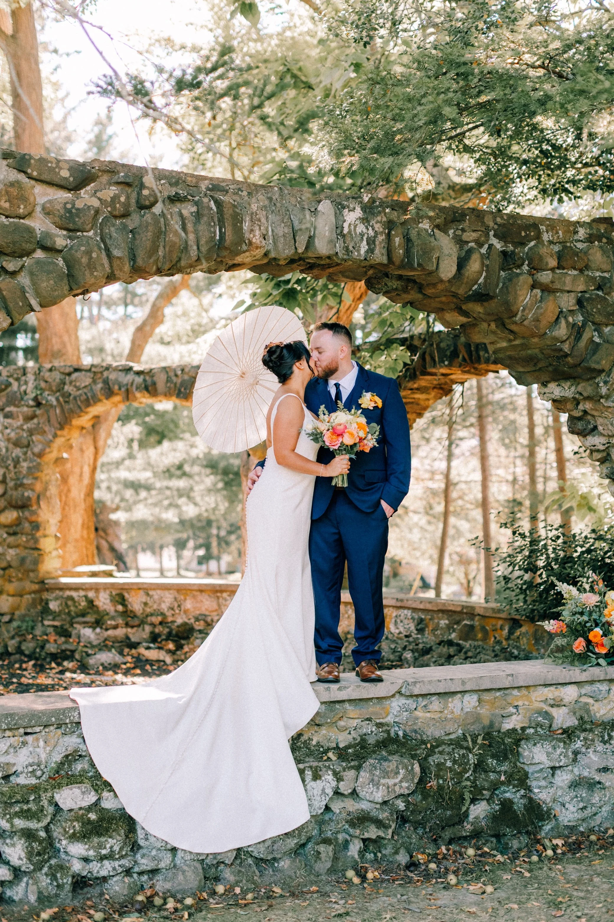  wedding couple at brotherhood winery 