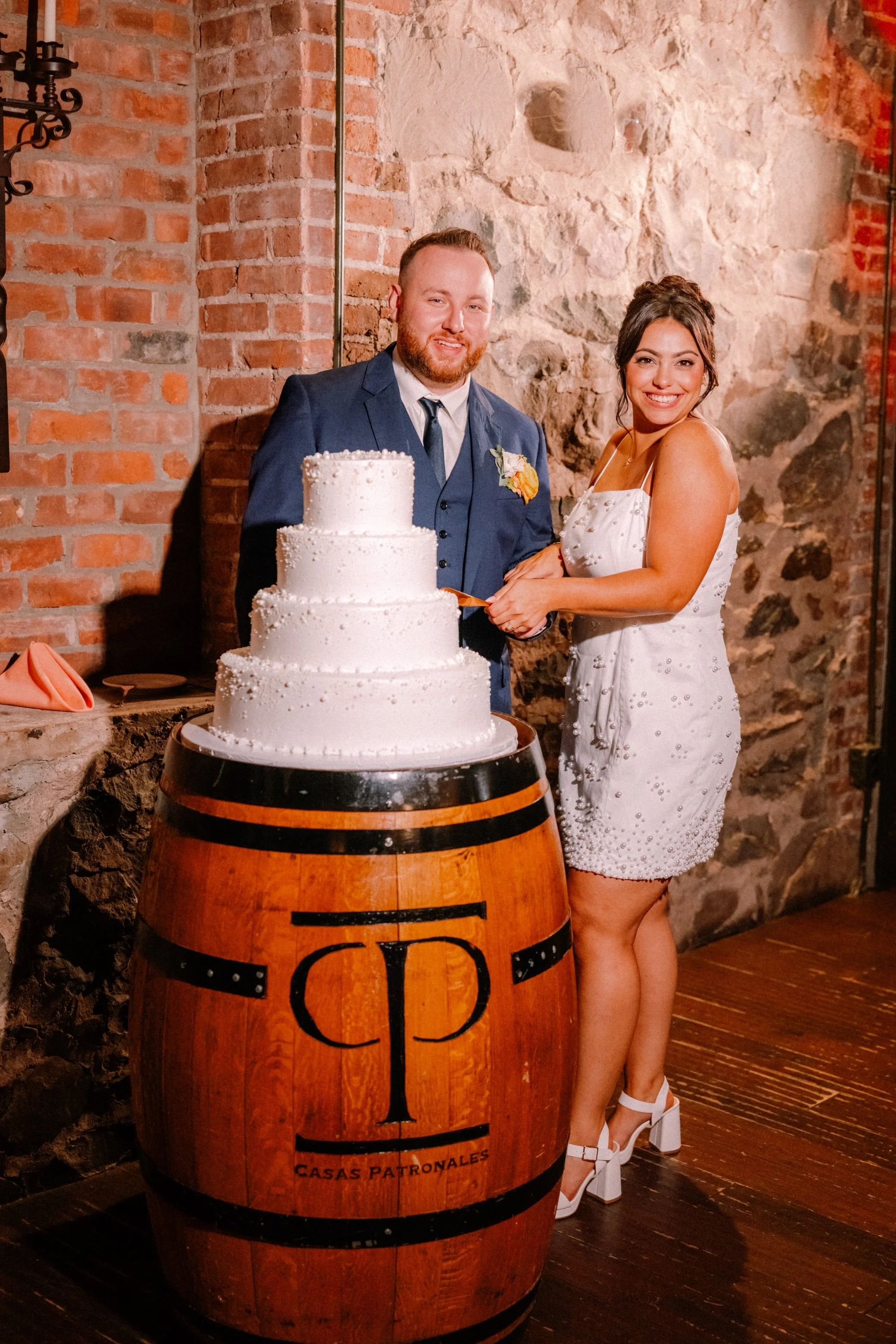  cake cutting at brotherhood winery 