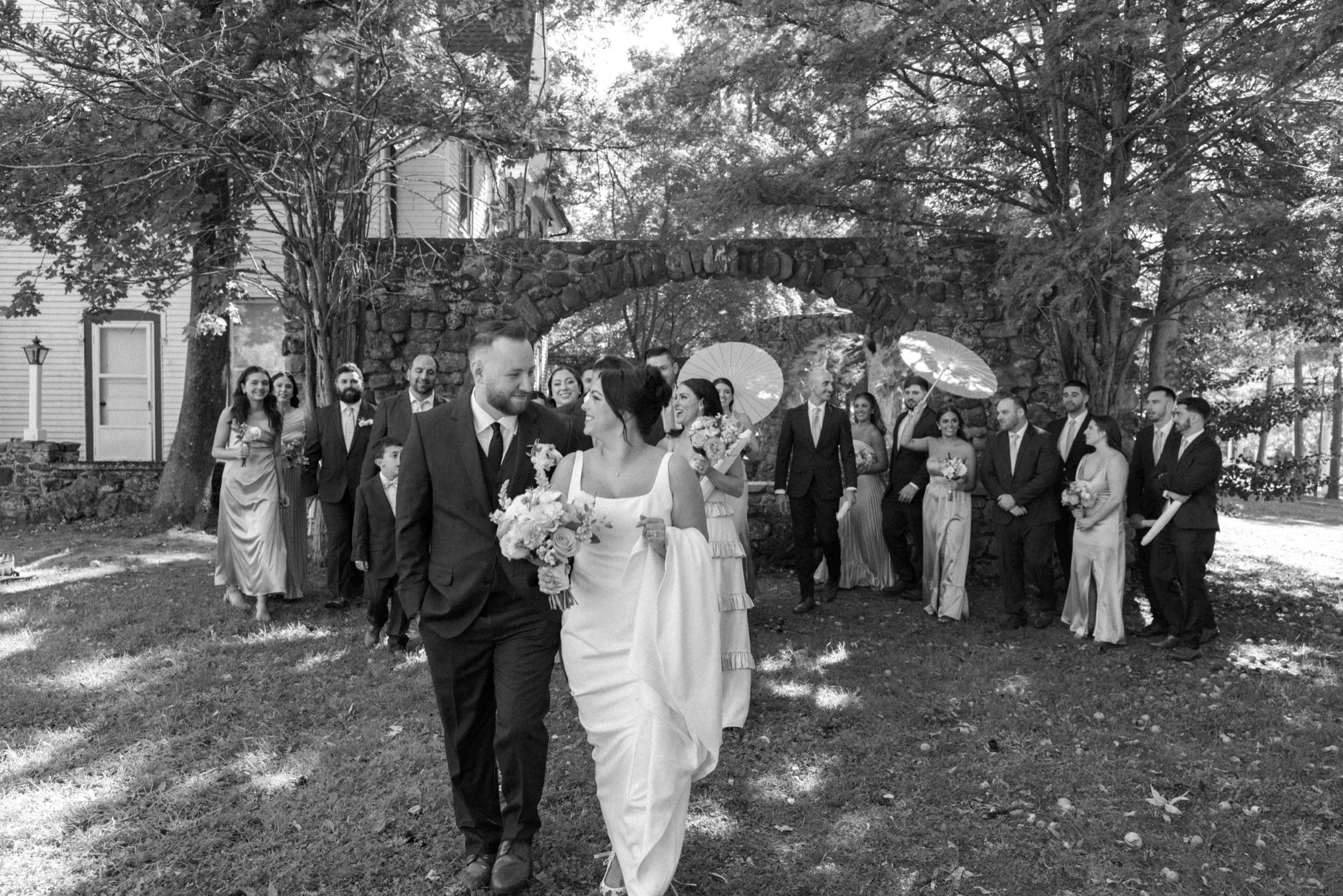  photograph of wedding party at brotherhood winery 