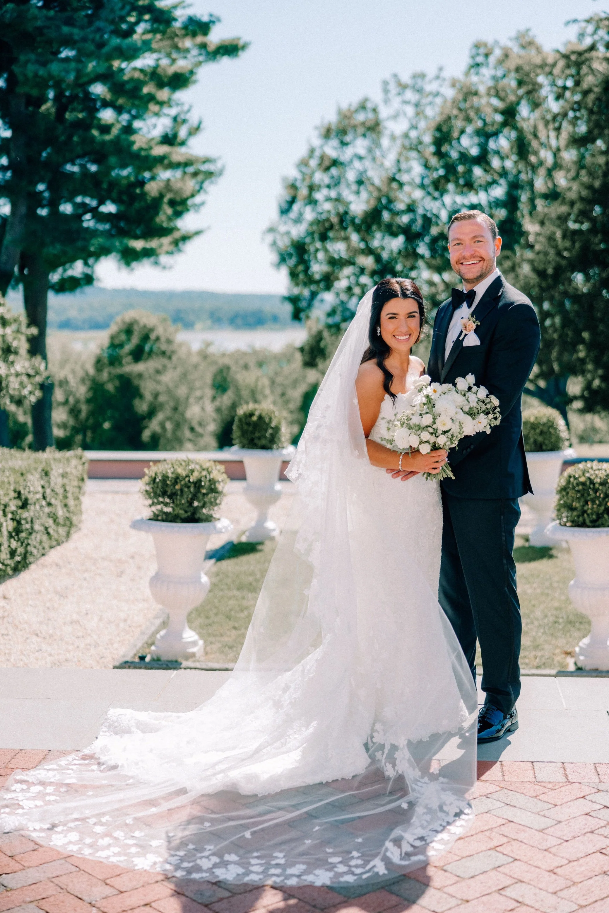  wedding couple at glenmere mansion 