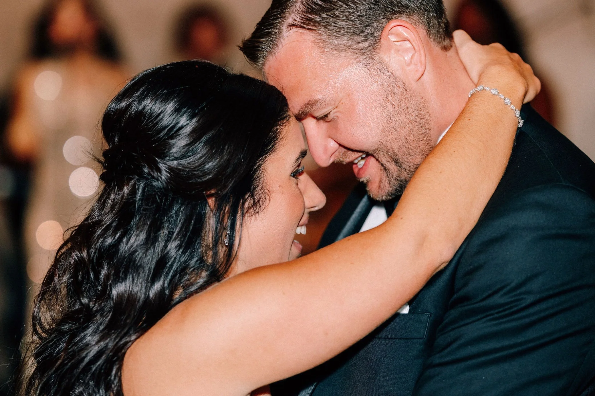  wedding couples first dance at glenmere mansion 