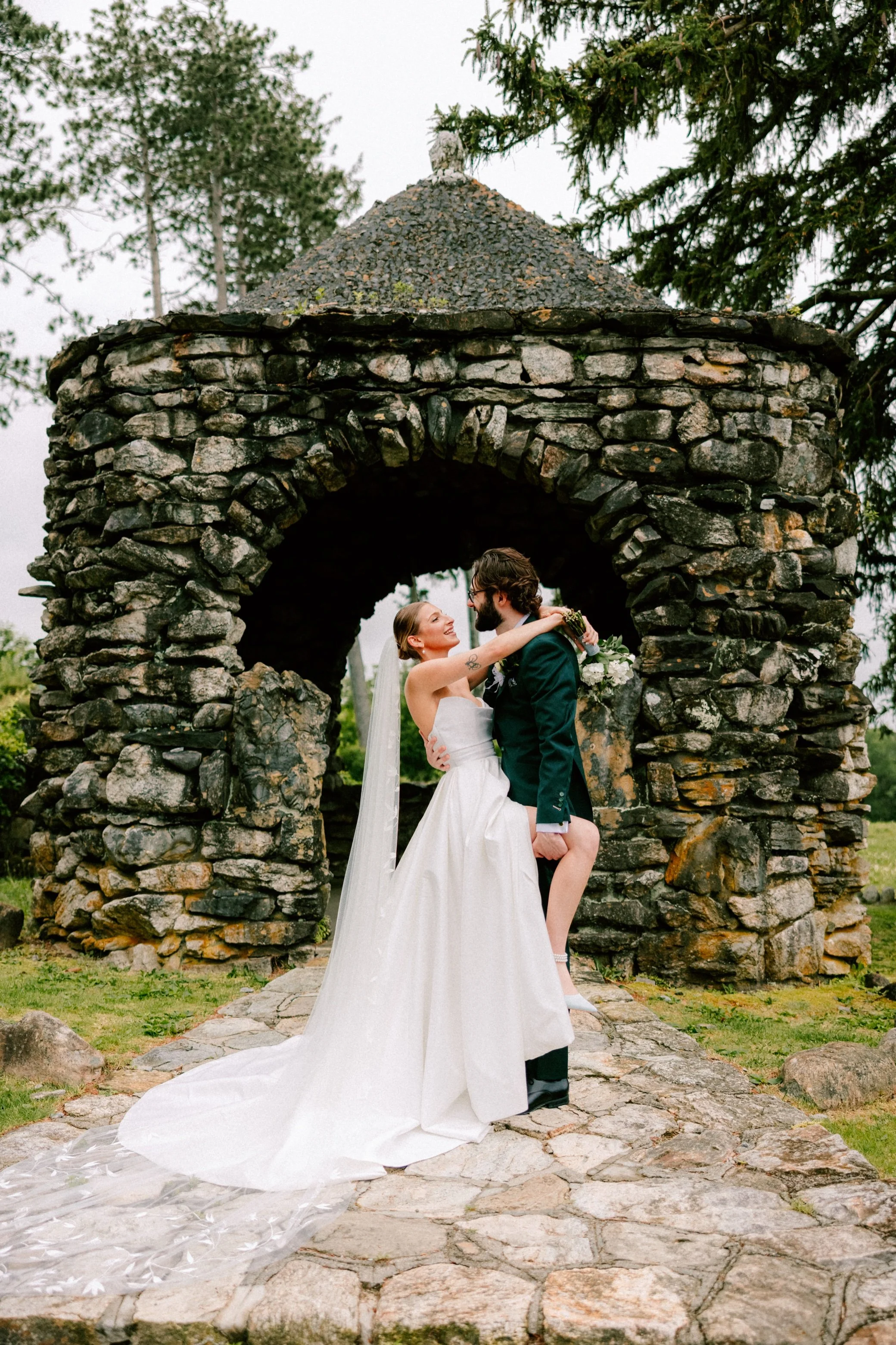  wedding couple at the garrison 