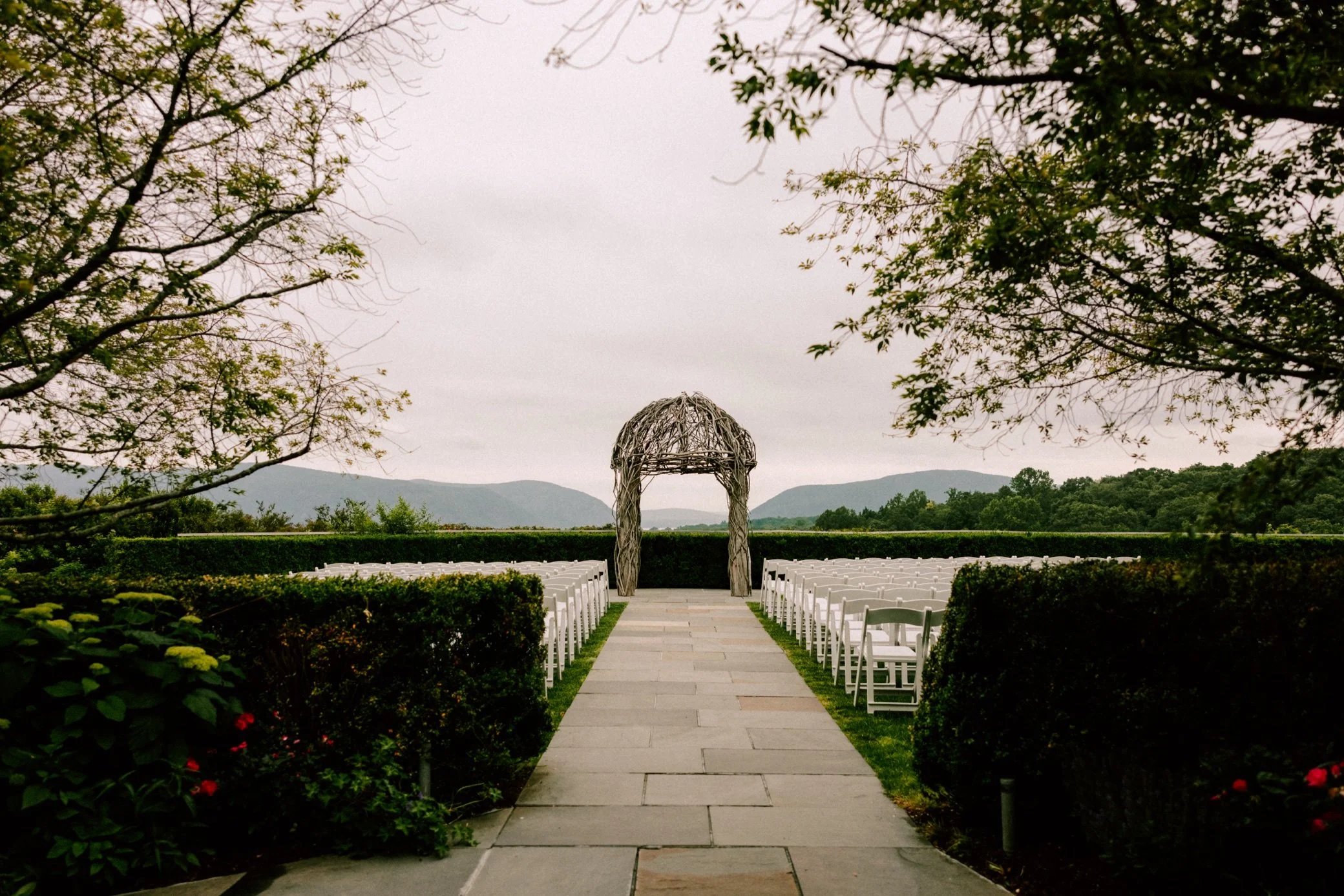  outdoor wedding ceremony at the garrison 