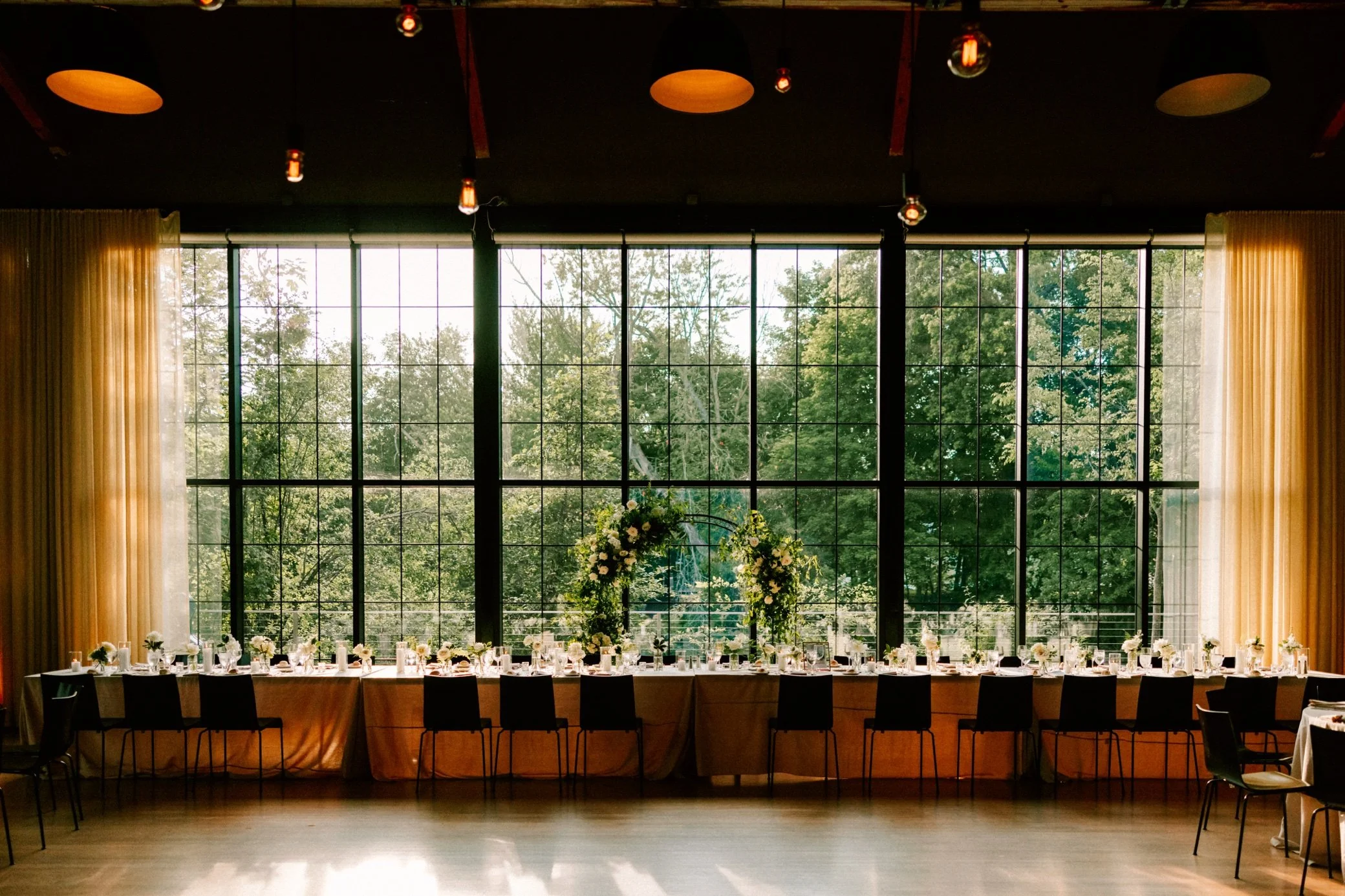  the roundhouse wedding reception sweetheart table 