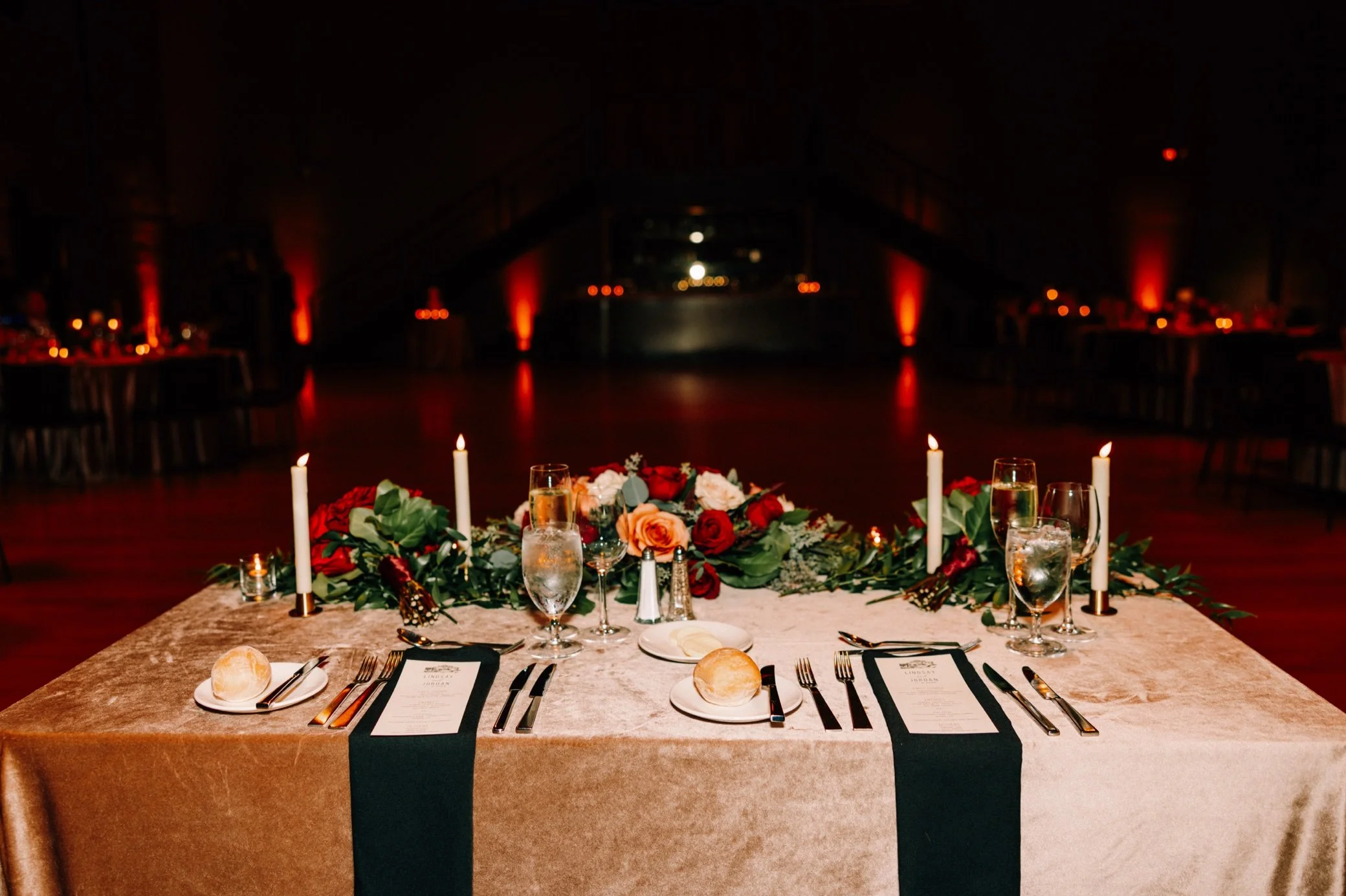  sweetheart table at the roundhouse 