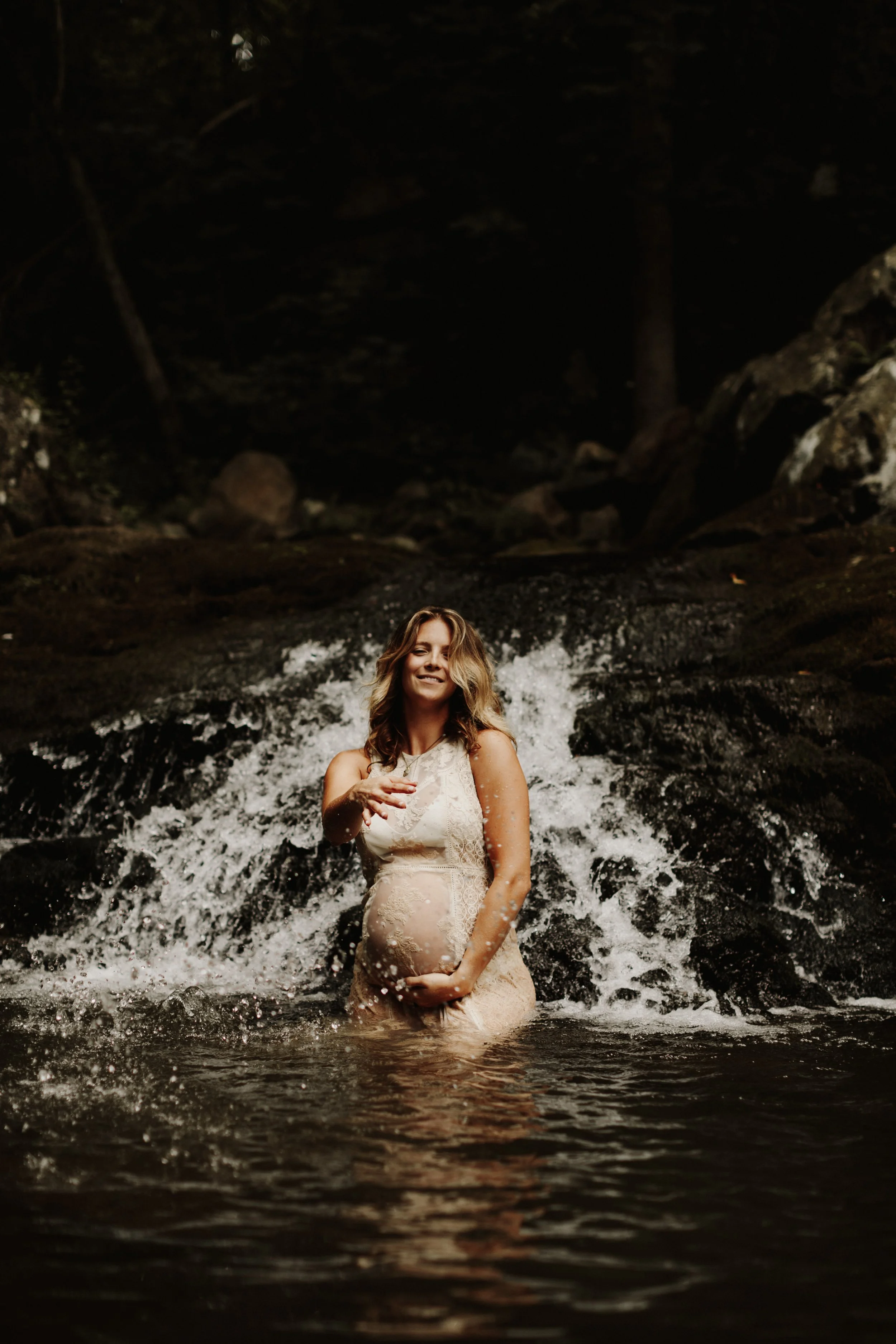 Caitlinn-Mahar-Daniels-Hudson-Valley-Maternity-Photographer17.jpg