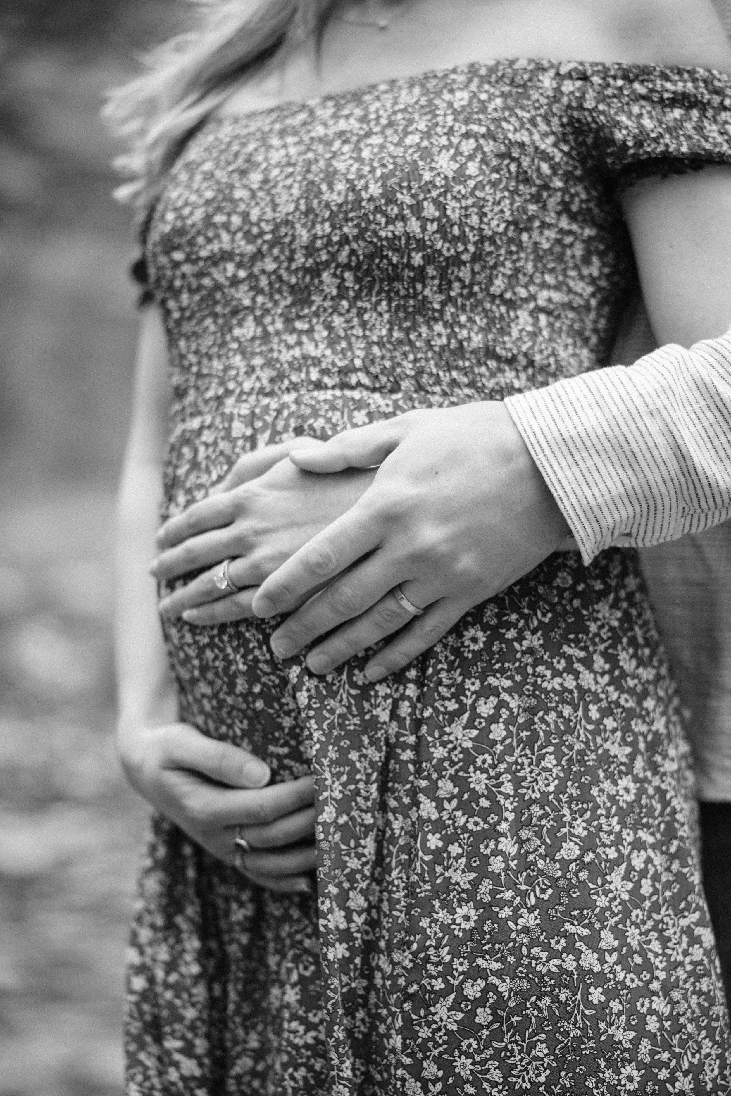 Caitlinn-Mahar-Daniels-Hudson-Valley-Maternity-Photographer9.jpg