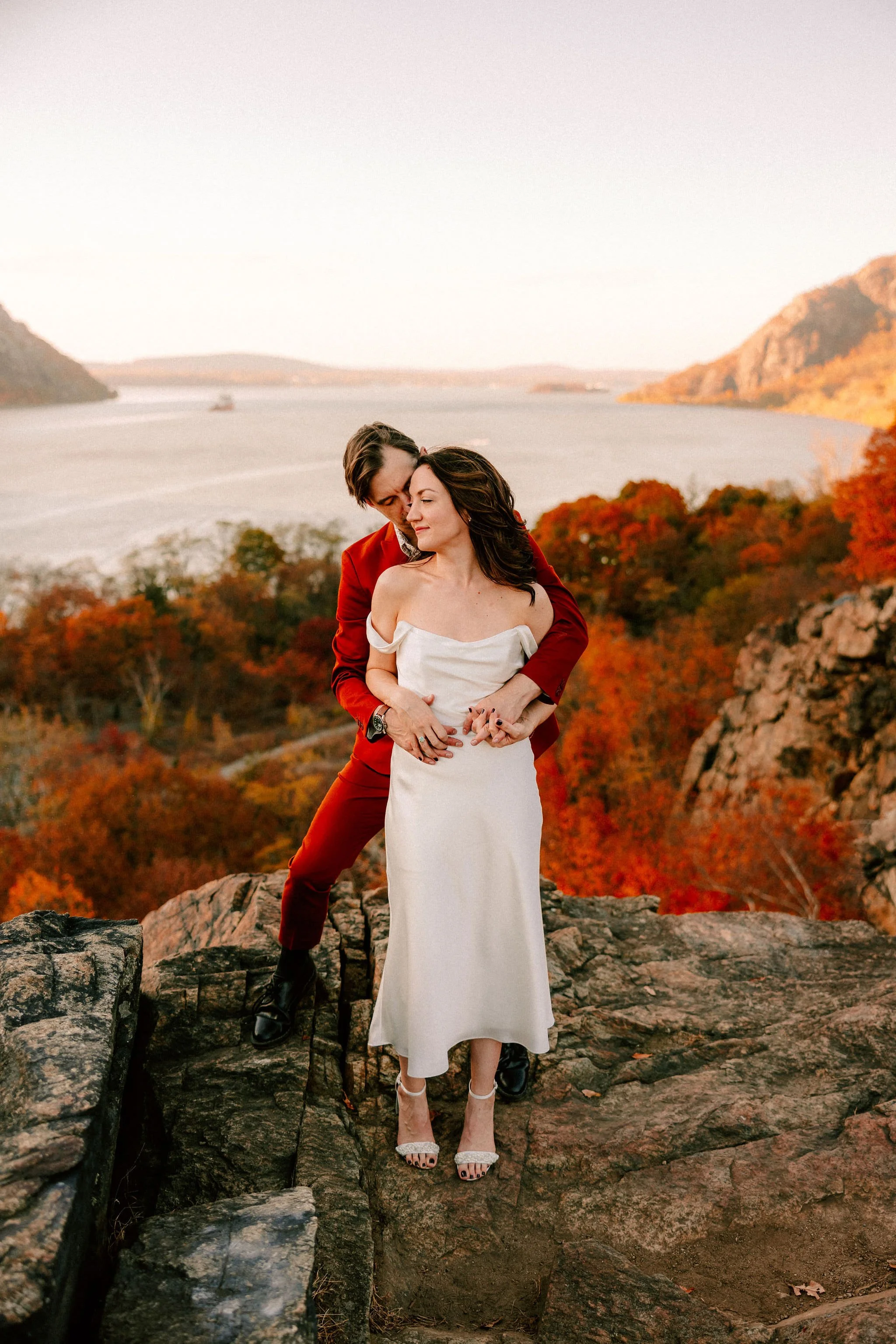 wedding couple eloping at Little Stony Point