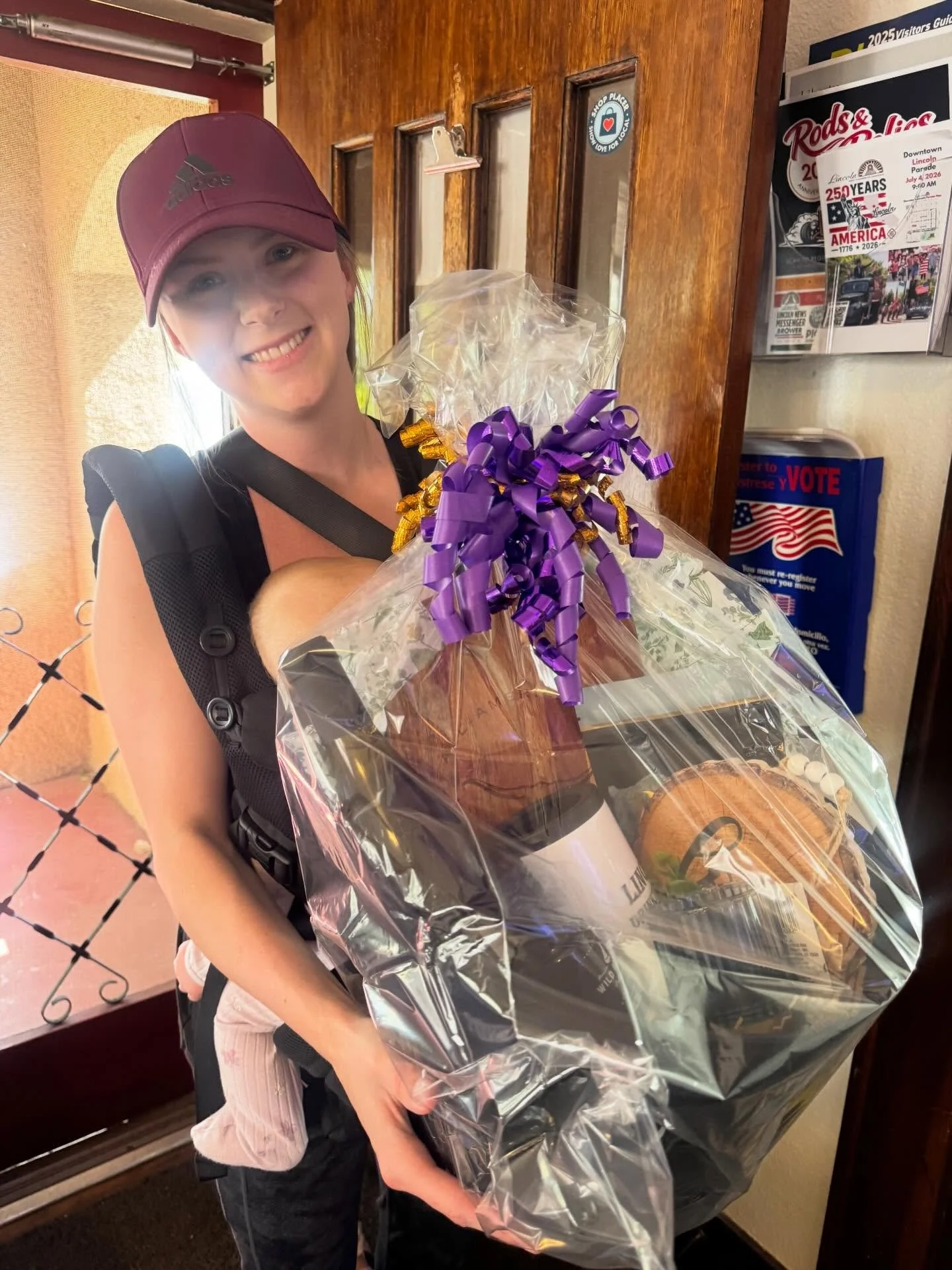 🍷✨ Winner Pickup! ✨🍷

Congrats again to @sarabuehler 🎉
She stopped by the @lincolnchamberca to pick up her Lincoln Wine Fest Giveaway Basket and it&rsquo;s officially in good hands! 👏

Thank you to everyone who entered and continues to support ou