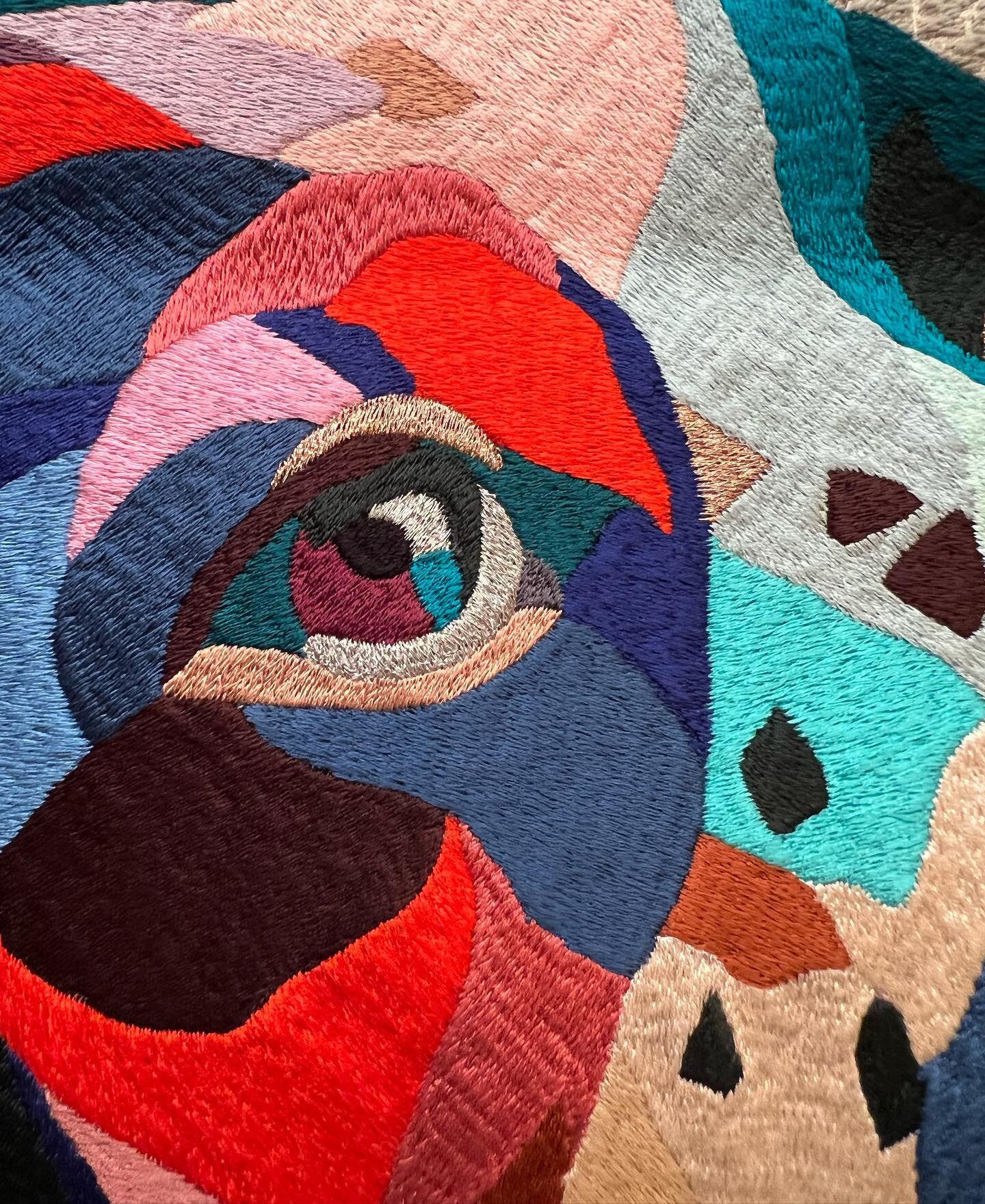 &hellip;super excited about this portrait ❤️.
.
.
.
.
.
#embroidery #color #silkthread #homedecor