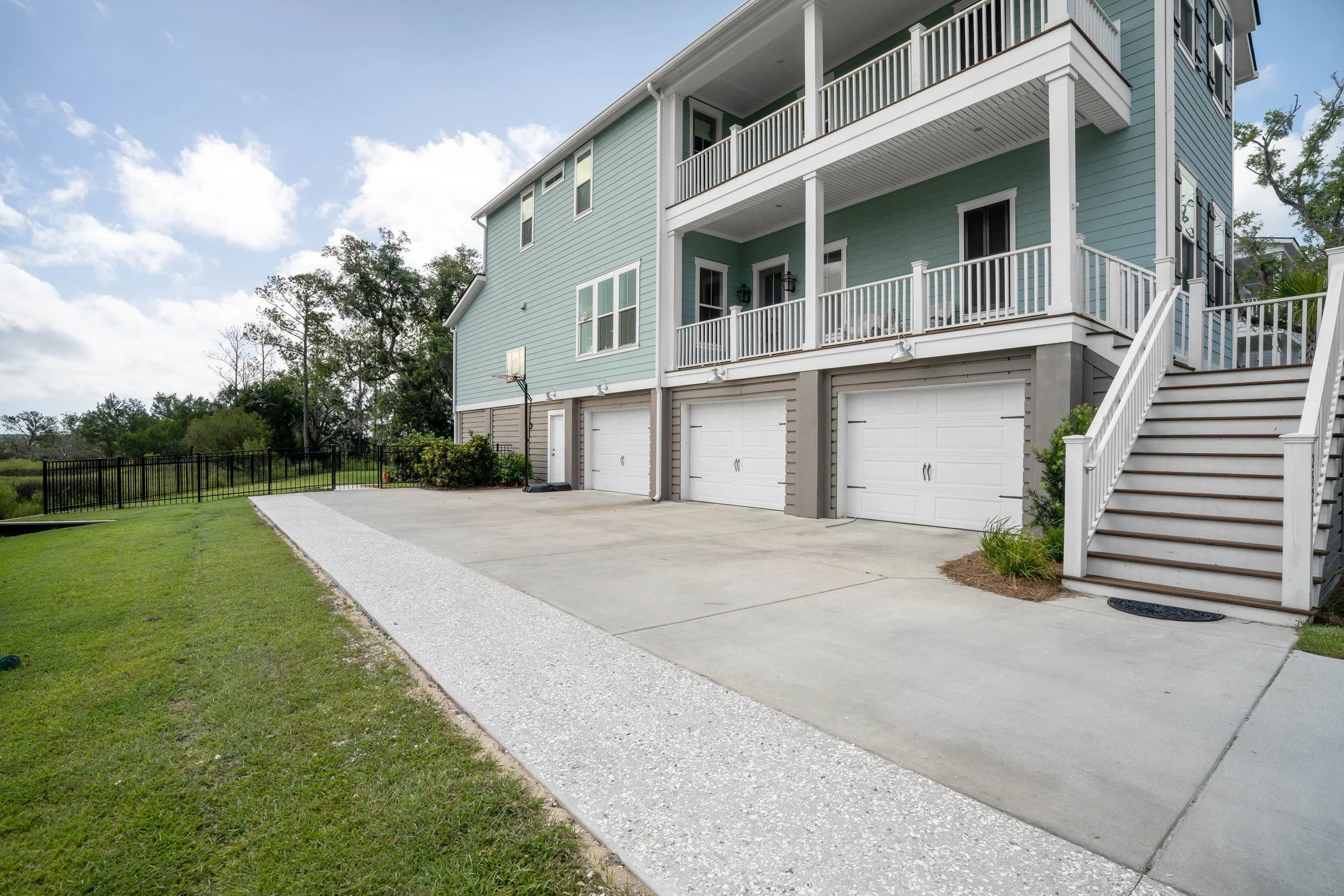 Driveways, Sidewalks & Patios