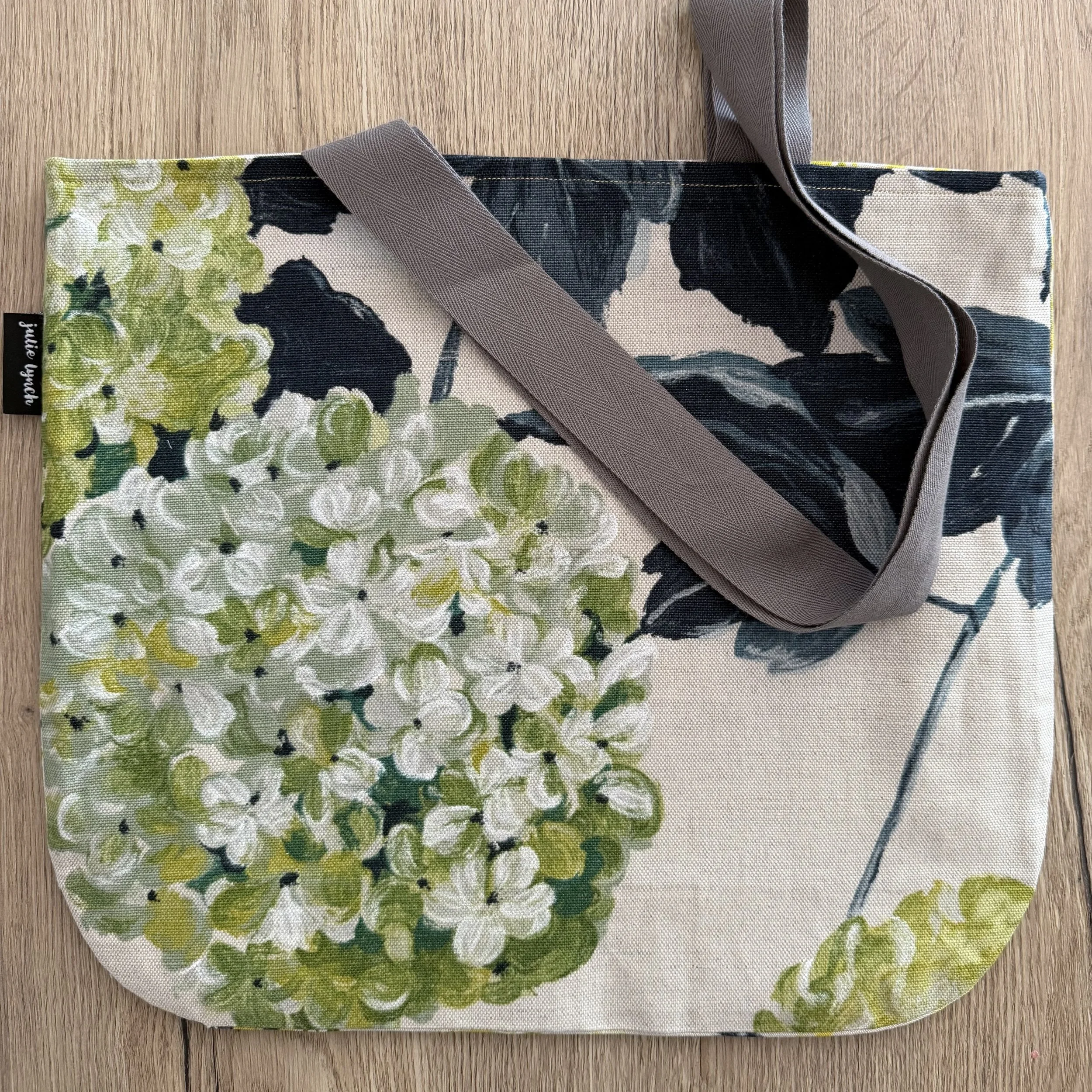 DOUCE | KEEPSAKE CARRY-ALL