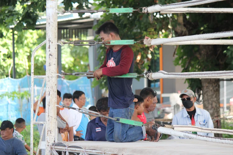 All Aspects of the Sport Creating a Muay Thai event has a lot of moving parts. At this show there was parking security, food vendors, Sound and music equipment personnel, boxing officials, boxing ring construction workers, live music ( Sarama ) band, lighting, announcers, etc… All of which was paid from the donations of Nak Muay Foundation