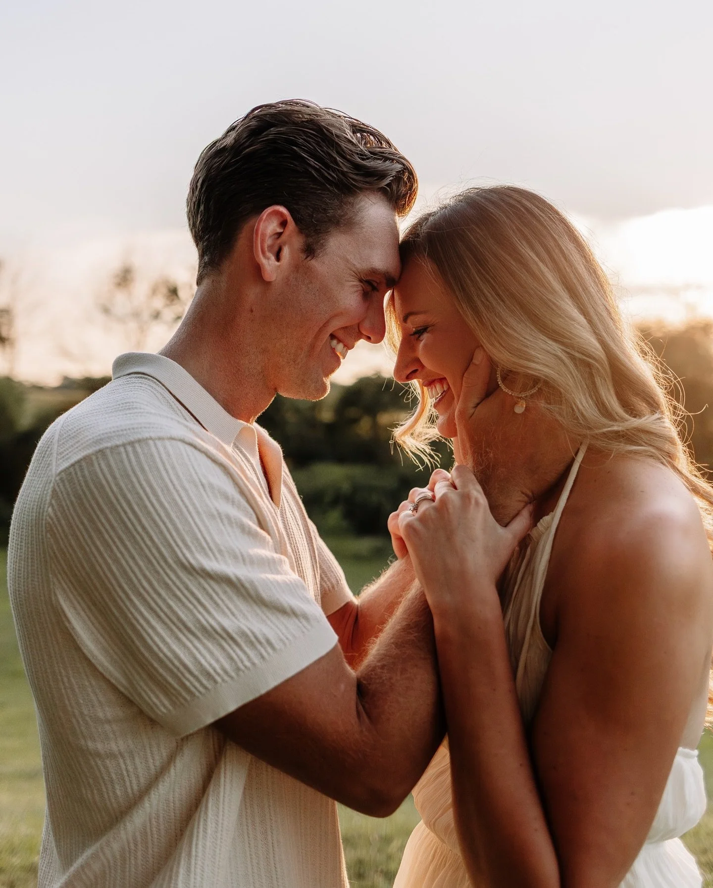 So bittersweet to shoot this couple again, my beautiful sister and her husband! 🥰 These two were some of my very first people to take photos of (in this exact location) and have a lot to do with why I ended up becoming a photographer back in 2020! 
