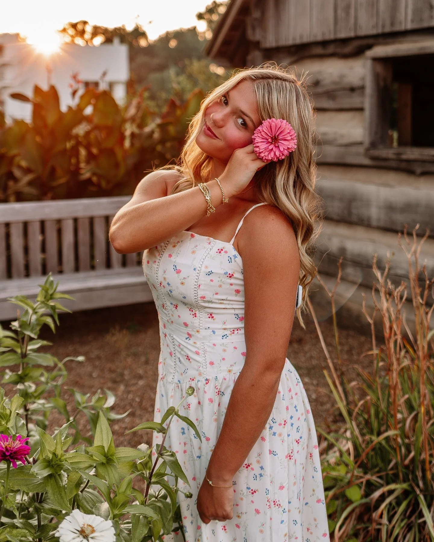 Another beautiful senior, Miss Ellie!✨🌷🌞
&bull;
&bull;
&bull;
#photography #photoshoot #photooftheday #seniorinspire #seniorphotoshoot #seniorportraits #seniorportrait #seniorportraitphotographer #seniorphotographer #southernillinoisphotographer #s