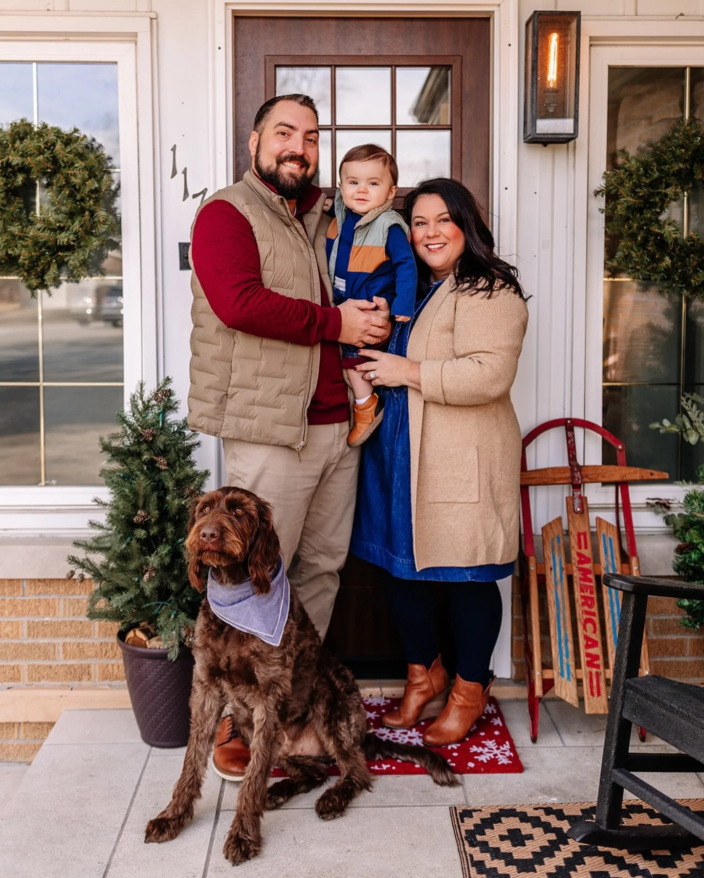 The Thurmond family❣️ 
It was so amazing to have little Theo Whit in front of my camera again, only this time sitting up like a big boy! 🥹 I love my job!!! 
&bull;
&bull;
&bull;
#photographer #southernillinoisphotographer #southernindianaphotographe