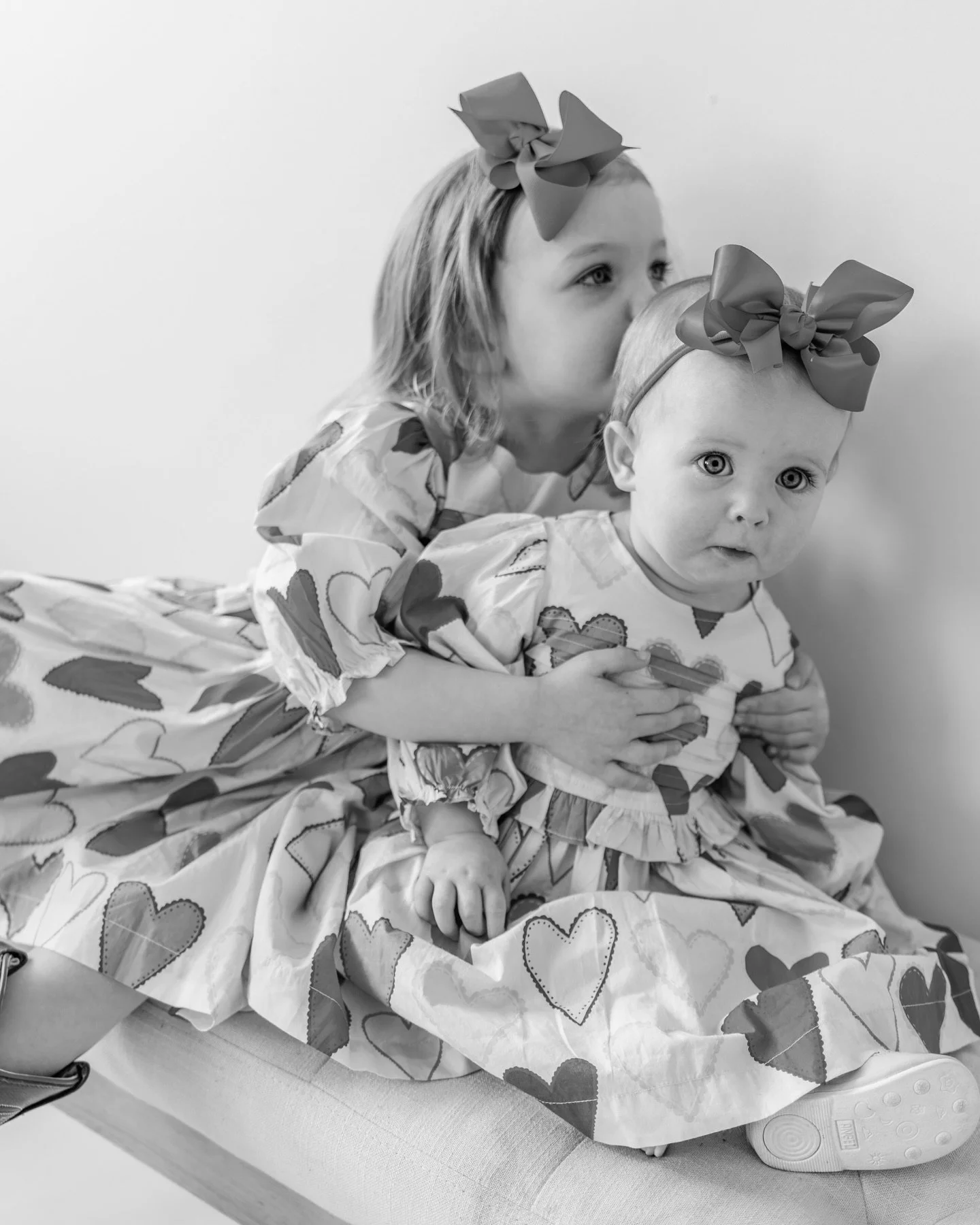 The sweetest little Valentines🥰❣️🎀
&bull;
&bull;
&bull;
#photoshoot #photographer #midwestphotographer #southernillinoisphotographer #southernindianaphotographer