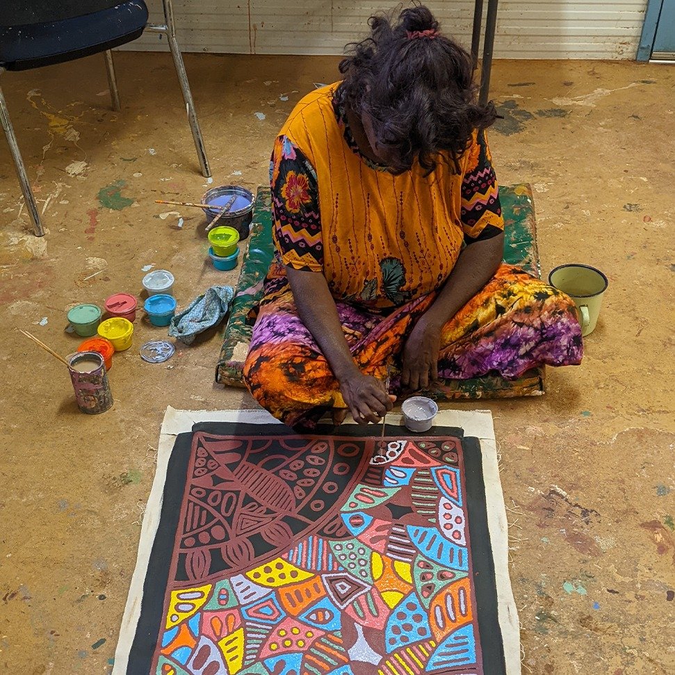 At Tjarlirli and Kaltukatjara Art, members of the community come together to paint, share stories, and connect with their ancestral lands, known as Country. Through their artwork, they communicate narratives that have been integral to their cultural 