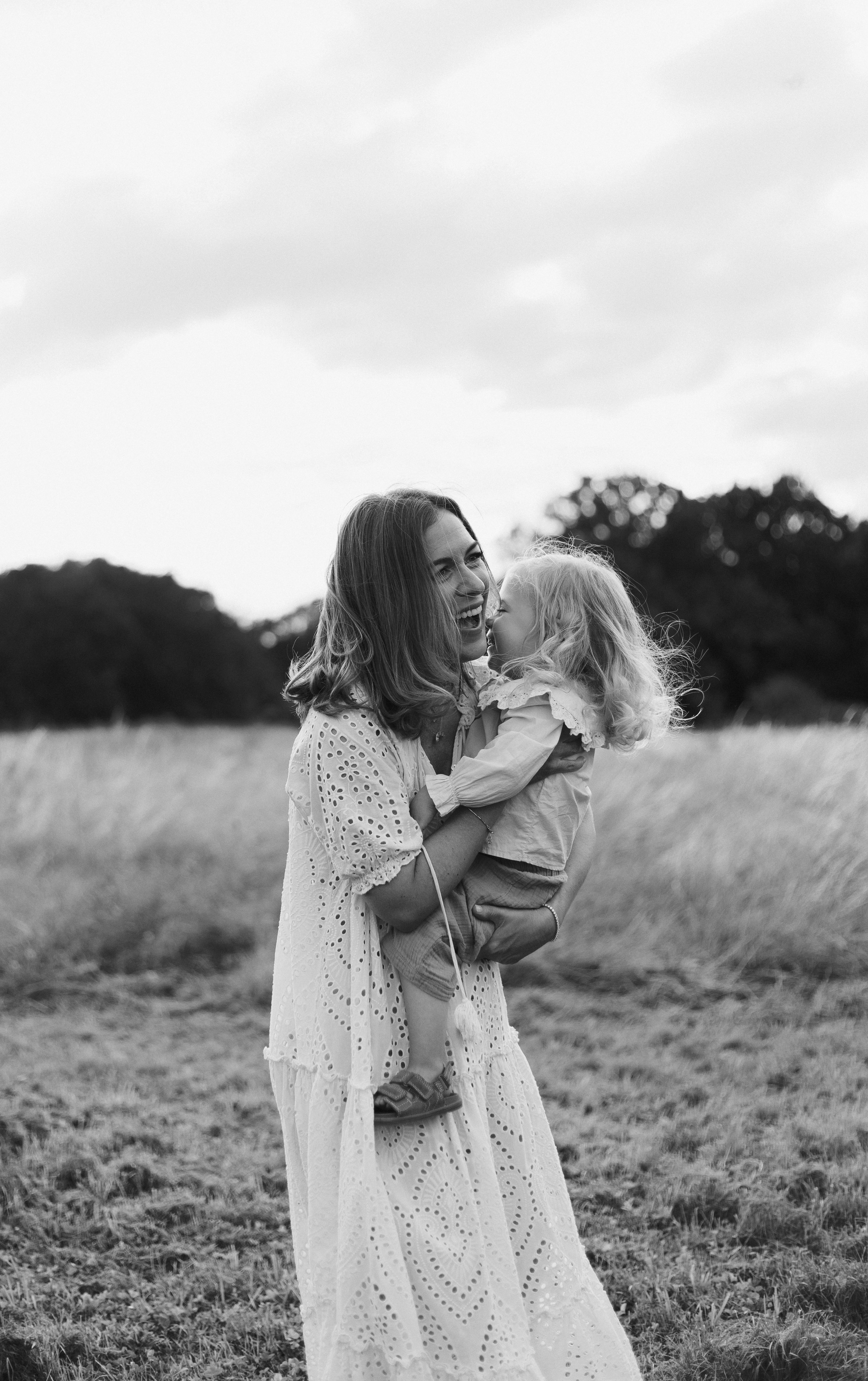 Episode 97 - Episode 97 : Finding Home all over the World, Complicated Conception, Mothering & Healing Childhood Wounds with Elisa Henry Morton