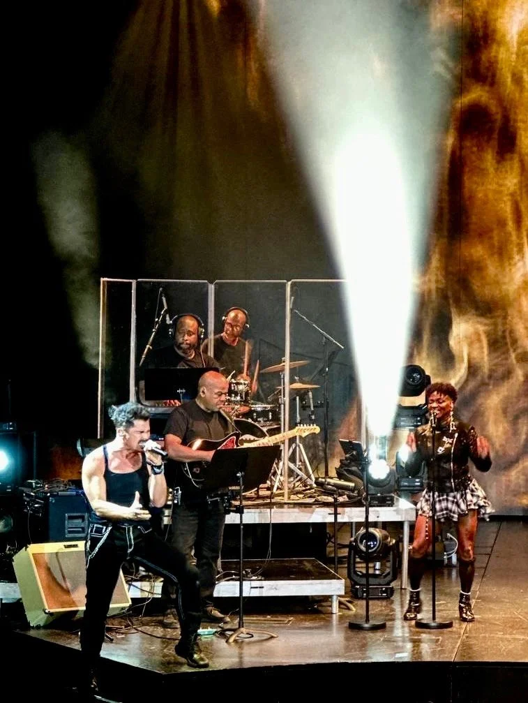 I love this show too much! Also&hellip;singer face is reeeal! 😜 

Vids COMING SOON!