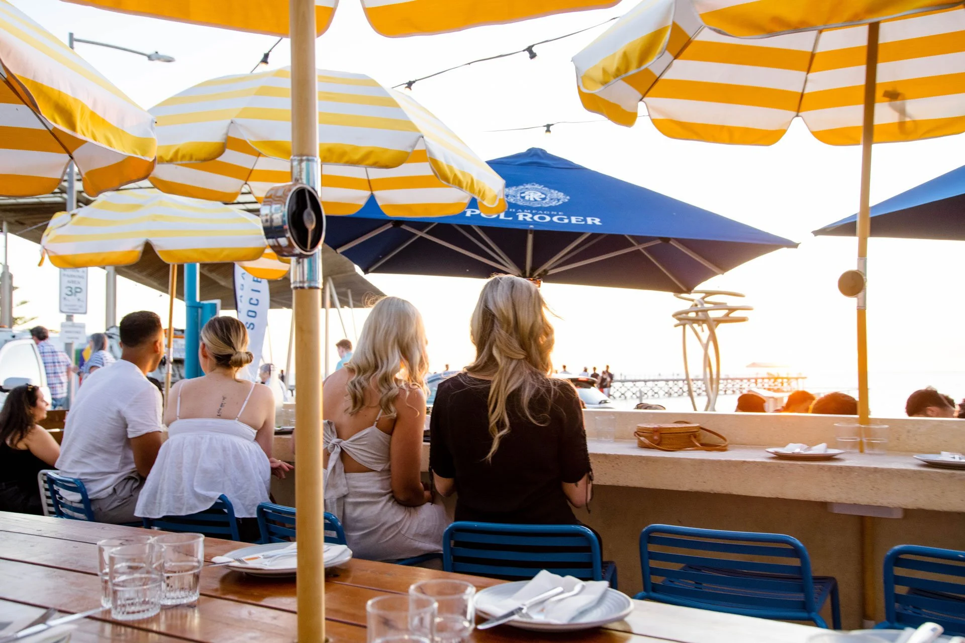 Henley House Beachfront — Henley House