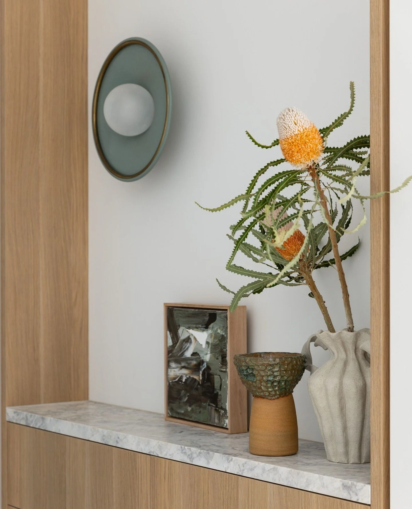 Beach house living for the final days of warm weather...⁠
⁠
Making the most of the end of Summer and school holidays, before winter hits NSW, this space at our North Avoca project becomes the backdrop for slow mornings, afternoon lounging, and easy e