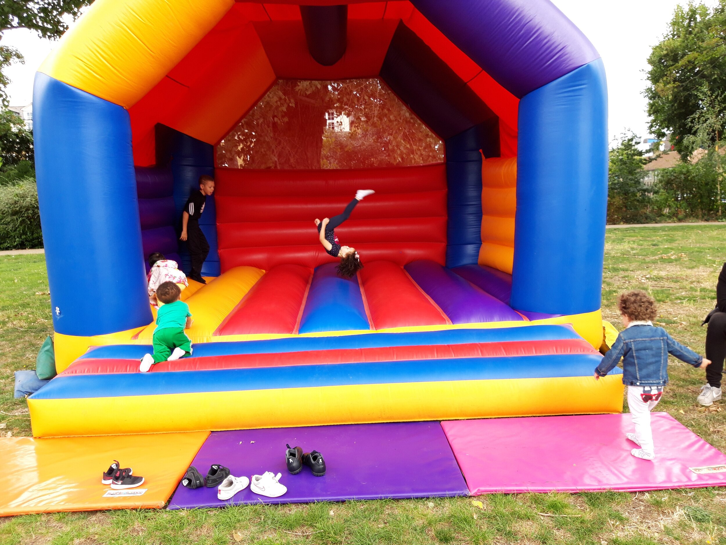 fete-bouncy-castle.jpg