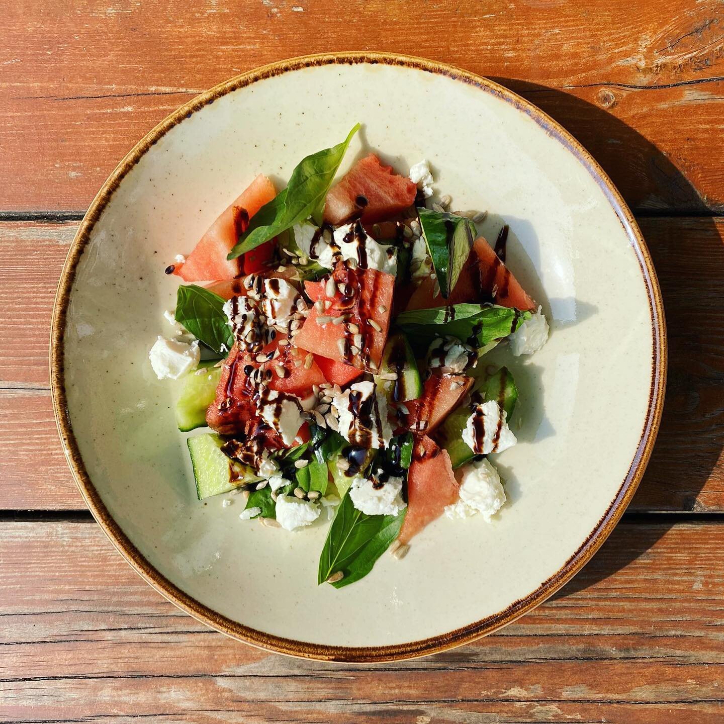 First sign of proper sunshine? Ok yep, we&rsquo;ll take that as a sign to eat summery. Coming in FRESH with today&rsquo;s special 🍉
&bull; watermelon &bull; feta &bull; cucumber &bull; basil &bull; balsamic glaze &bull; sunflower seeds &bull;