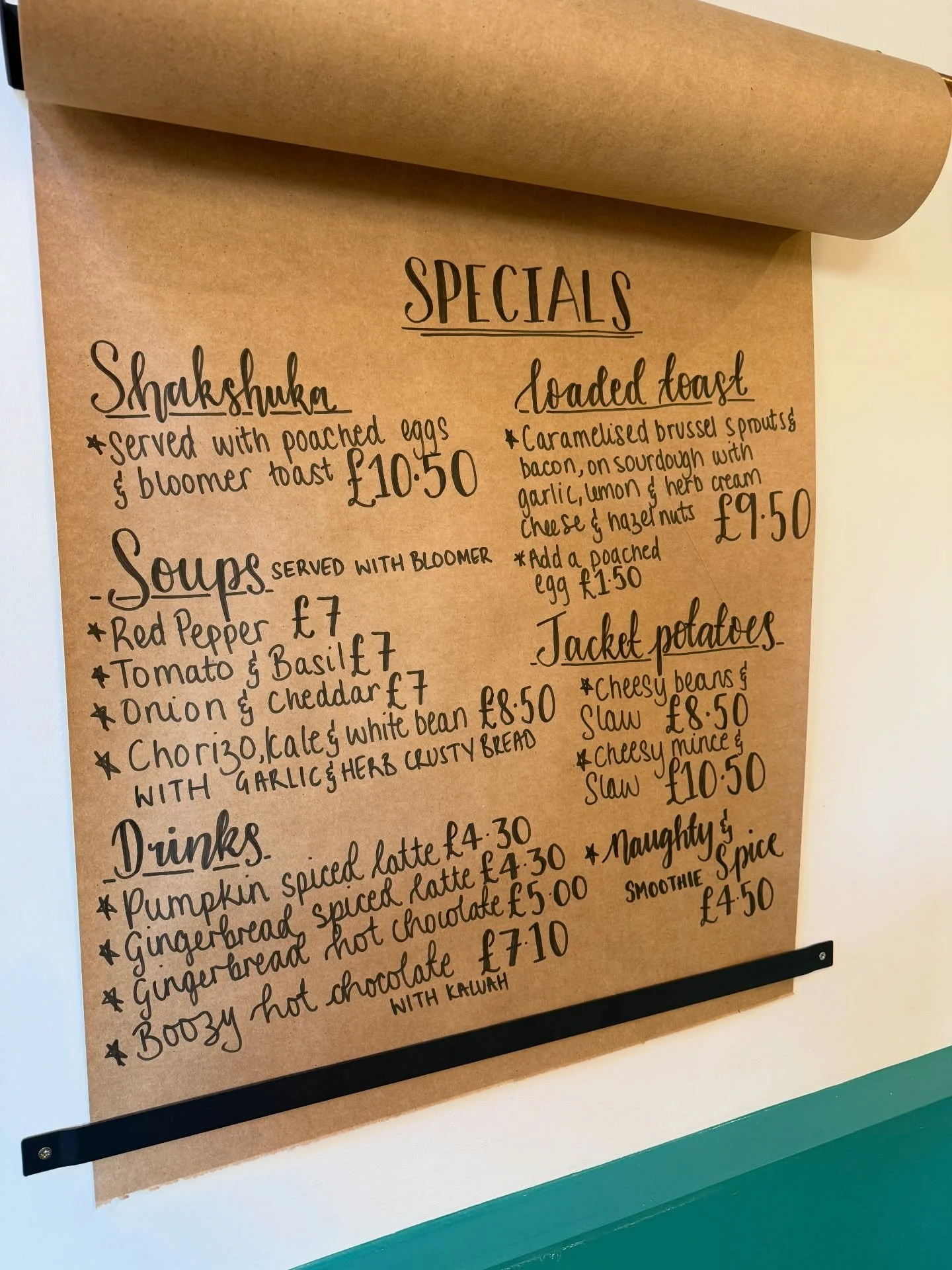 Winter specials coming in thick and fast 🧣❄️🥣🍴
And one in particular is not to be missed
&bull; caramelised brussel sprouts &bull; bacon &bull; sourdough &bull; garlic, lemon and herb cream cheese &bull; hazelnuts &bull;
Brunch it right up by addi