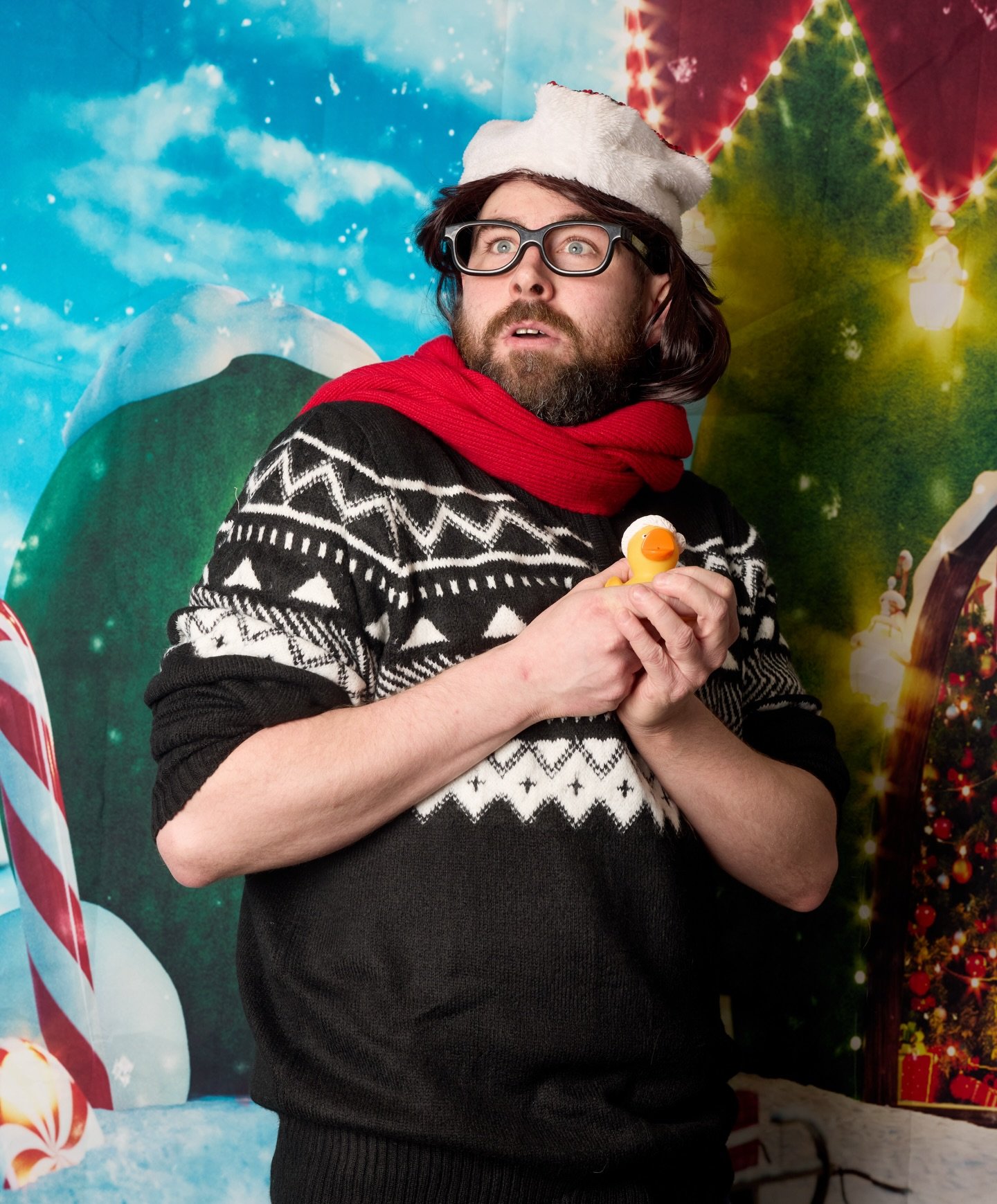 And on this eighth day, we bring you the assurance that all ducks are cared for this festive period, and kept warm. Because ducks are for life,  it just for Christmas 🐥

As demonstrated here by our master chef, Ollie Singer 🎅

📸 @edschofieldphoto