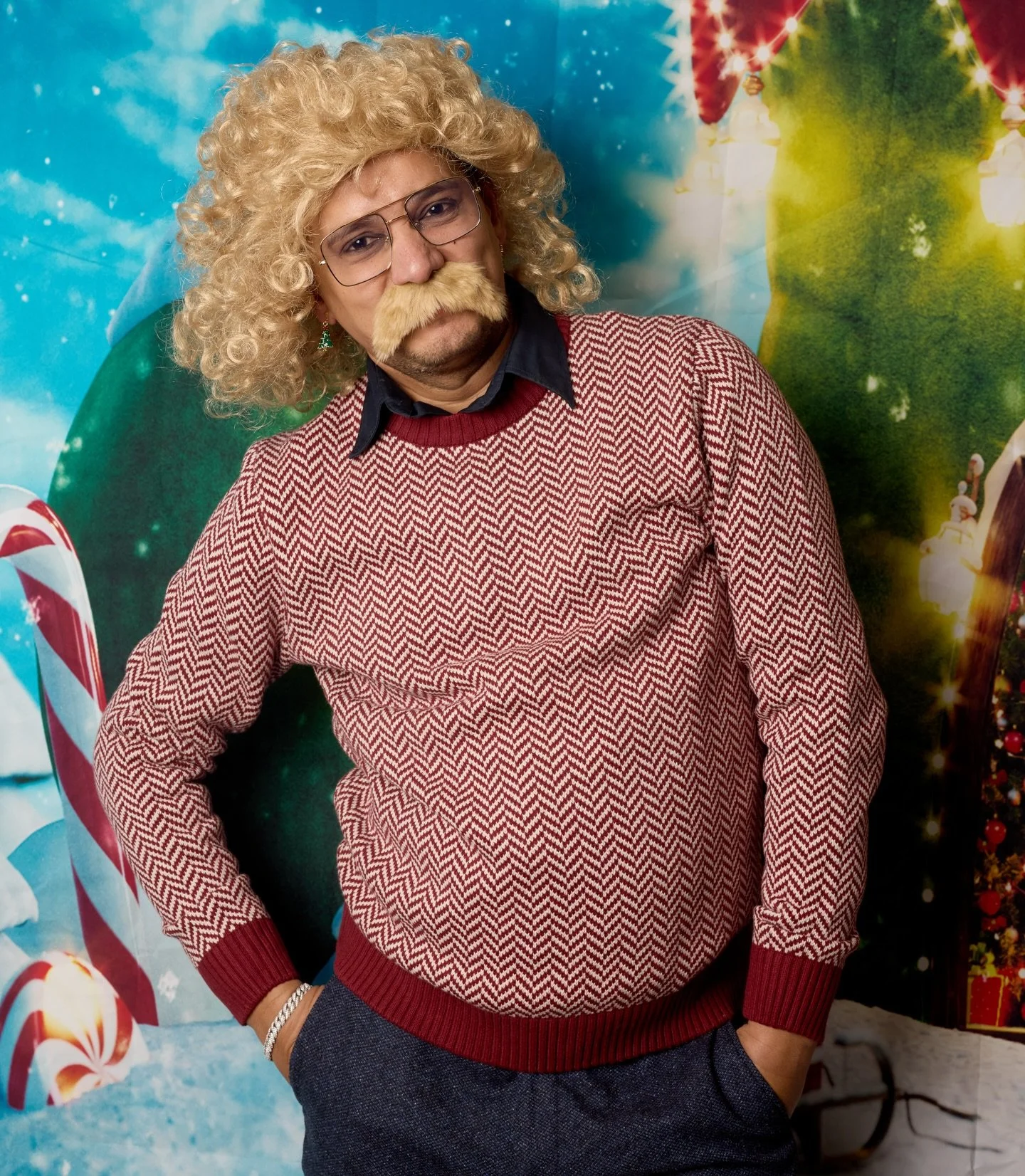It has to be one of the first dress ups Shaun has not been in drag and to be honest, all we want for Christmas is to see this man in tights again&hellip; but he&rsquo;s still pulling off blonde bombshell with absolute class 👱

The countdown is almos