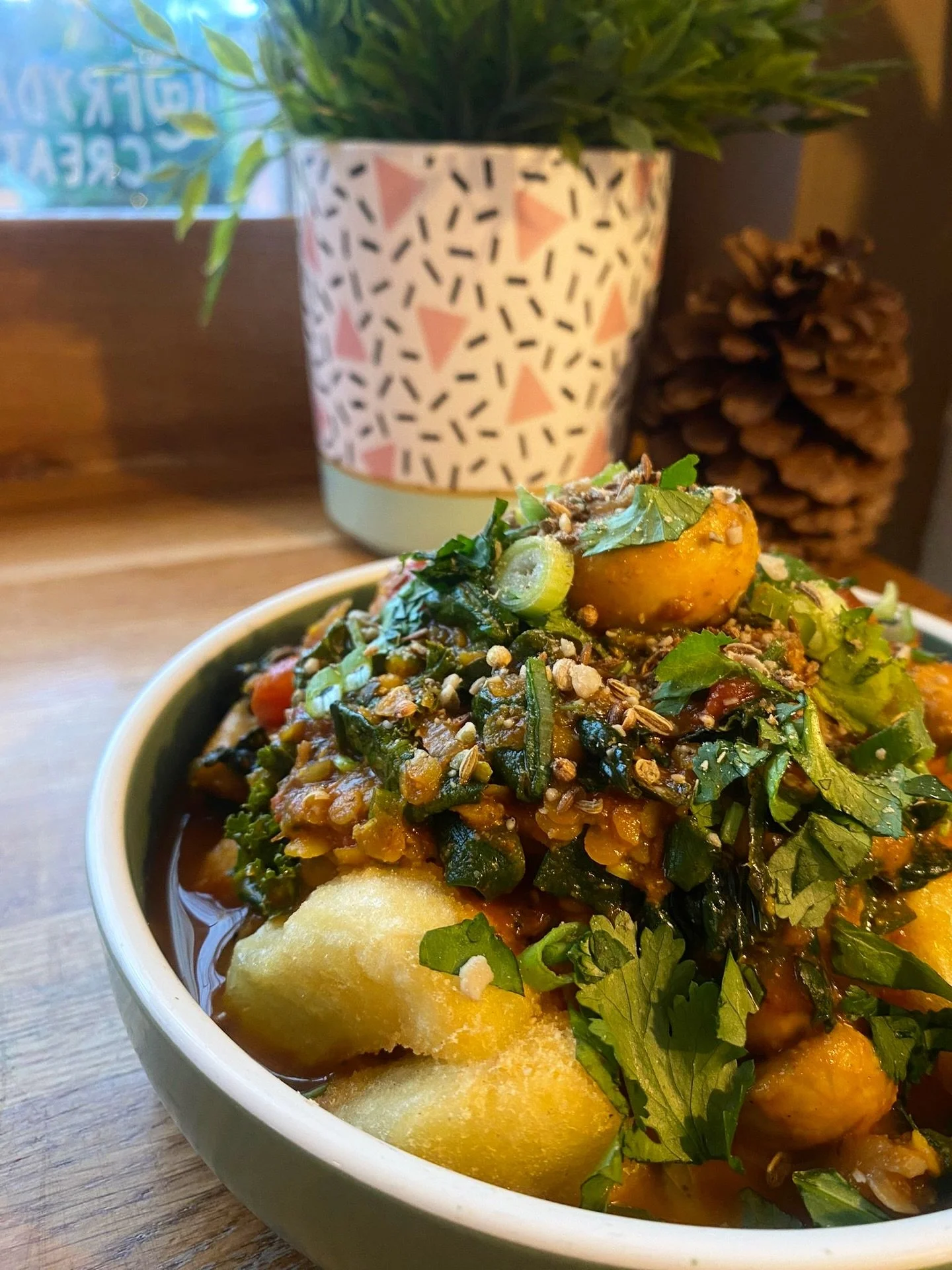A little special to keep you kids content in the in between 🙌

&bull; spicy winter vegetable and lentil stew &bull; roast potatoes &bull; mushrooms &bull; tomatoes &bull; spinach &bull; lentils &bull;