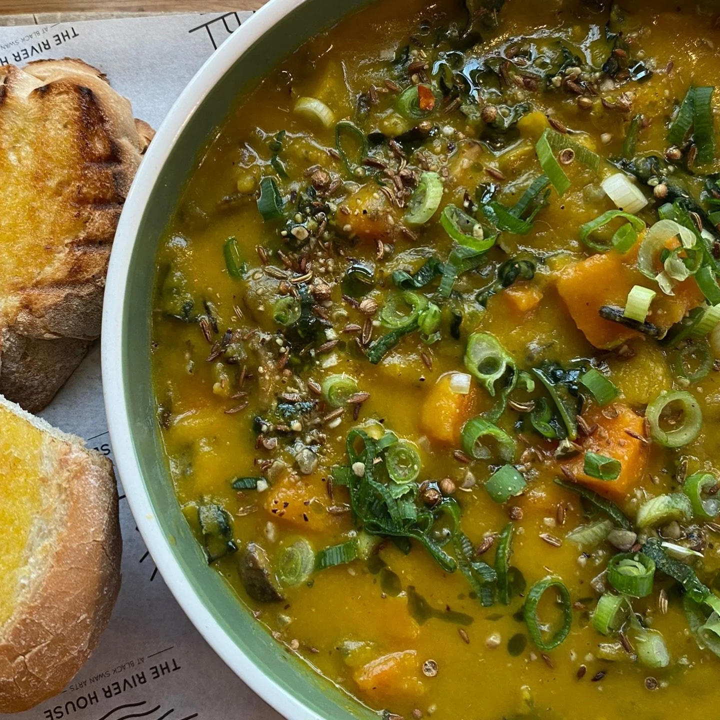 SOUPS AND STEWS 🤘🥣

These cute lil bowls are on for the next few days before we land a really rather beautiful Burns Night specials menu (except it&rsquo;s for the day&hellip; not the night. Sorry Rabbie) 

🥣🥕WINTER VEGETABLE STEW

🥣🍄&zwj;🟫MUS