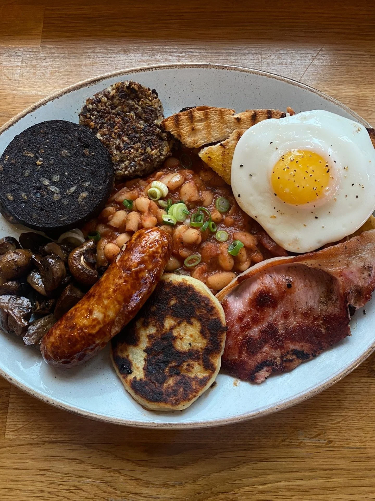 AN ABSOLUTE FEAST OF EPIC SCOTTISH PROPORTIONS 🏴󠁧󠁢󠁳󠁣󠁴󠁿🍳🥓

Coming to this House THIS FRIDAY for a weekend of Burns Night specials 🙌

Swipe to see the full specials run down. It&rsquo;s gonna be epic, don&rsquo;t miss it 🍽️

Launching tomorr