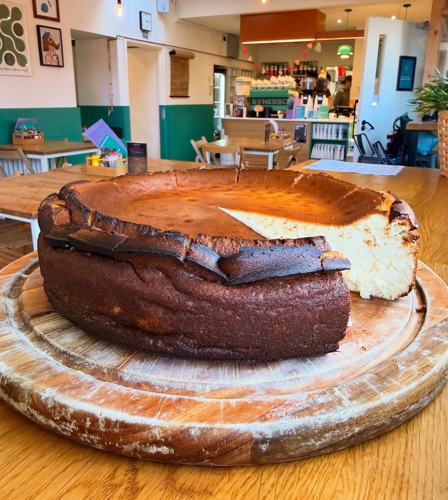 Ok but seriously. This cheesecake has NO RIGHT looking this good. NO RIGHT AT ALL.

Offensively attractive. Outrageously delicious. 👅

On the counter now 🍰