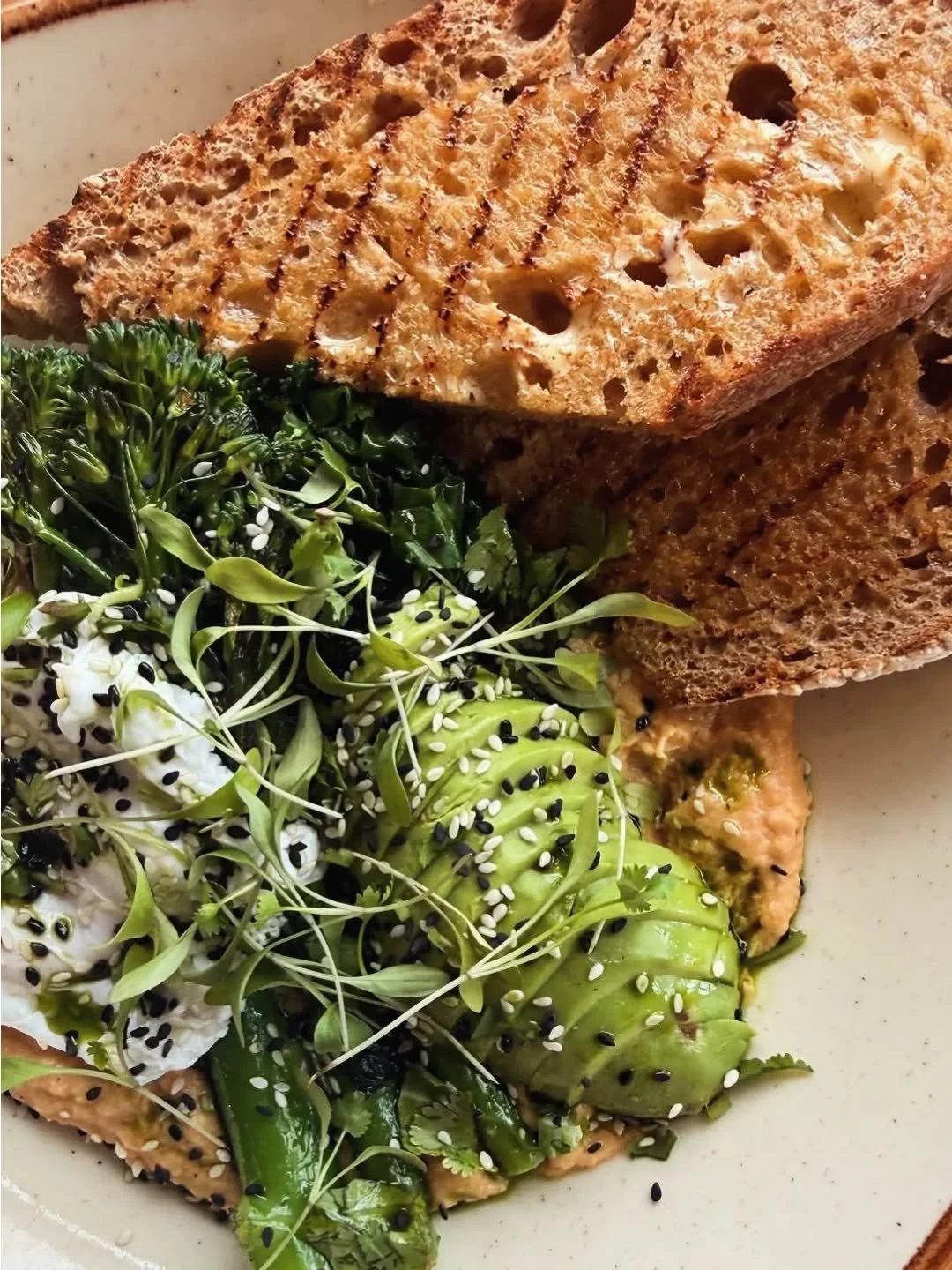 This is our brunch, what's yours? 

We cannot get enough of this practically perfect dish to start our day! 

Fuel yourself with our homemade caramelised onion houmous, tenderstem broccoli, kale, avocado, poached egg and Hobbs House sourdough topped 