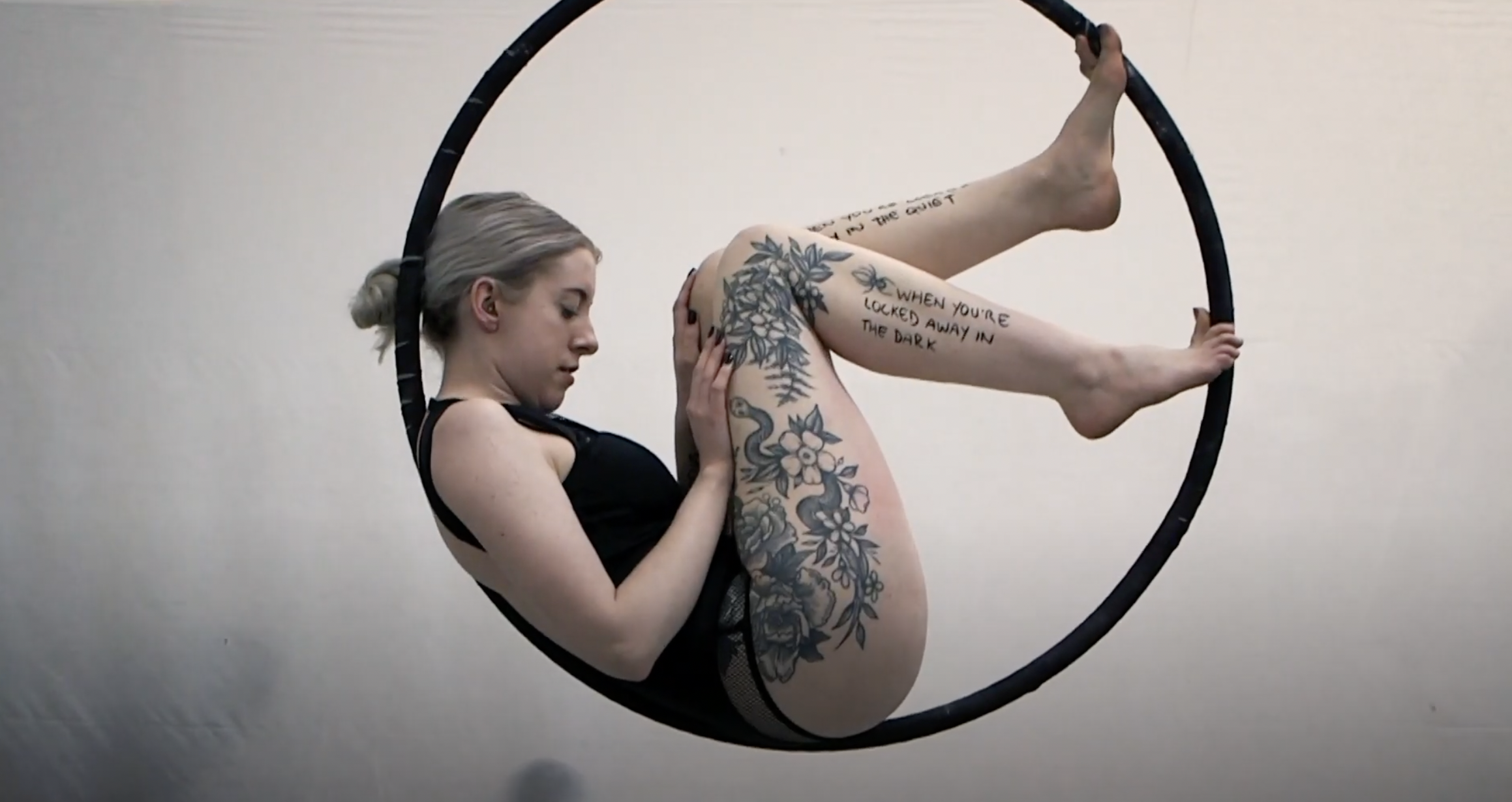 Alix Apples & The Core - Hold Your Tongue