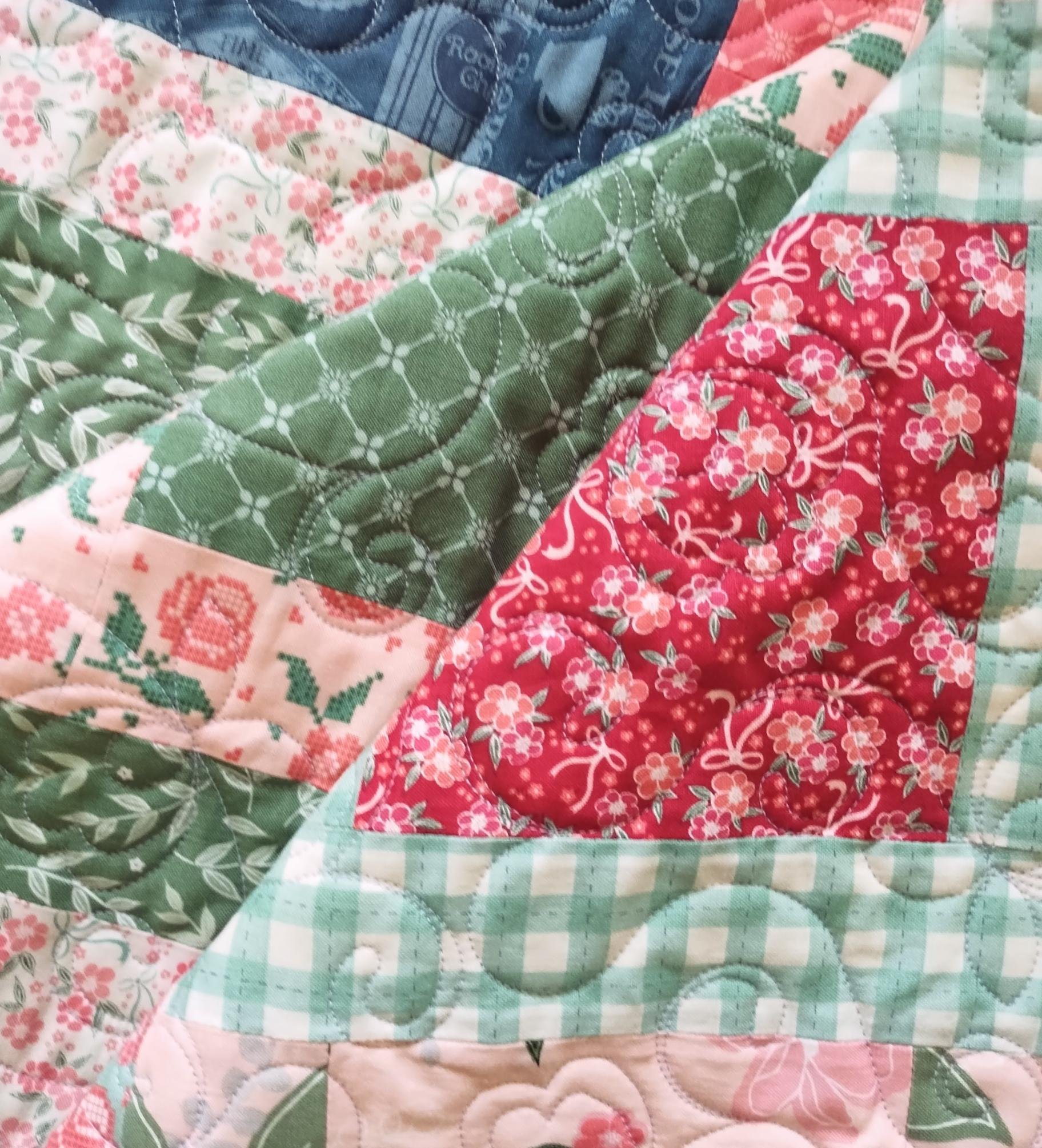 Squared-quilt Pretty-posies-panto 04.jpg