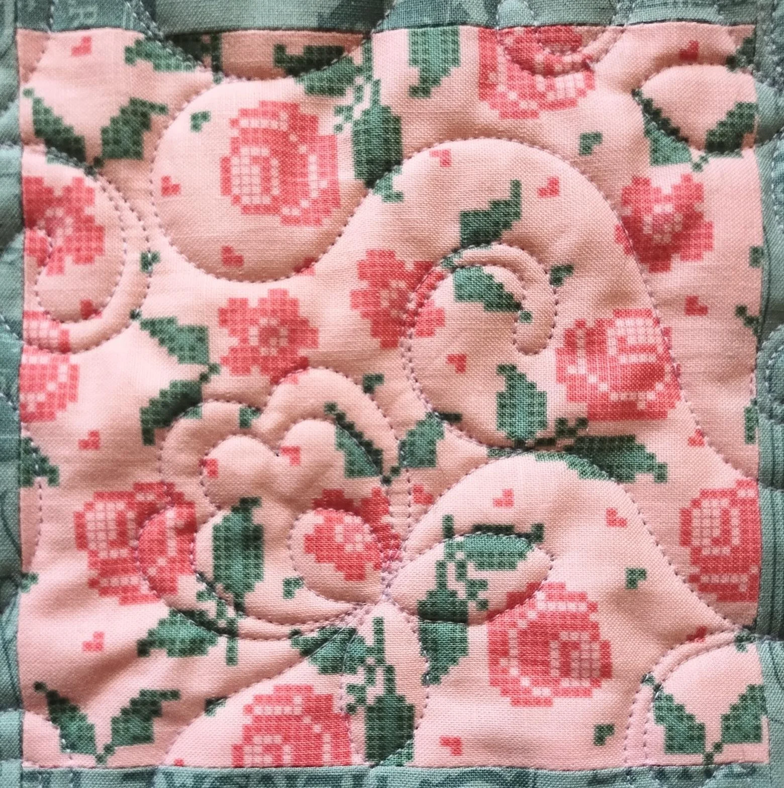 Squared-quilt Pretty-posies-panto 07.jpg