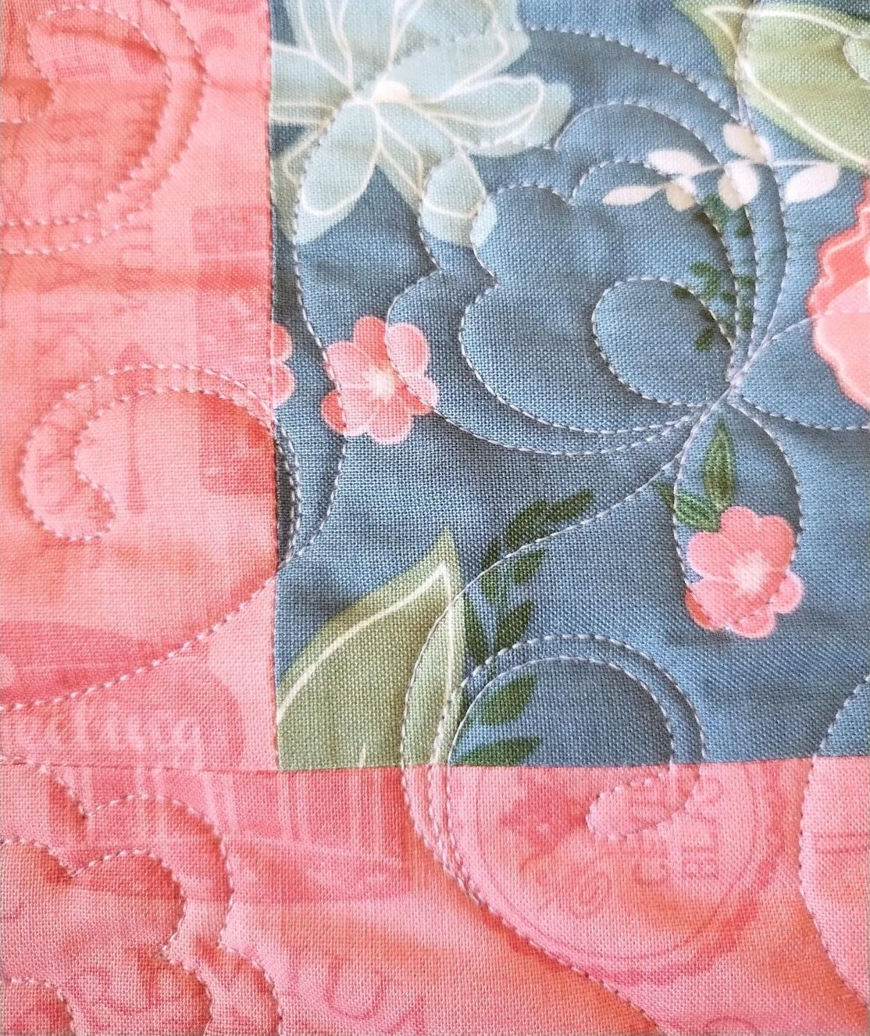 Squared-quilt Pretty-posies-panto 08.jpg