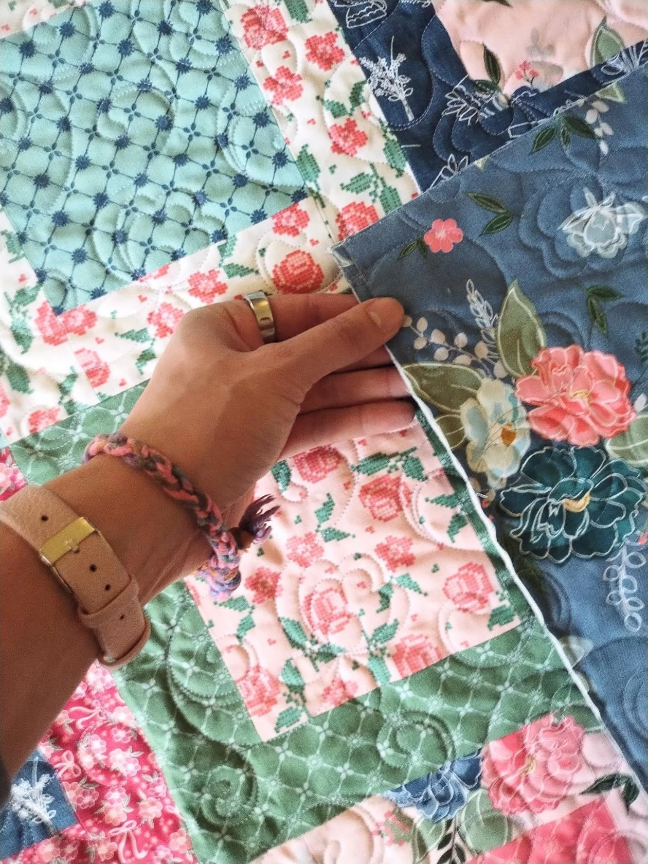 Squared-quilt Pretty-posies-panto 10.jpg