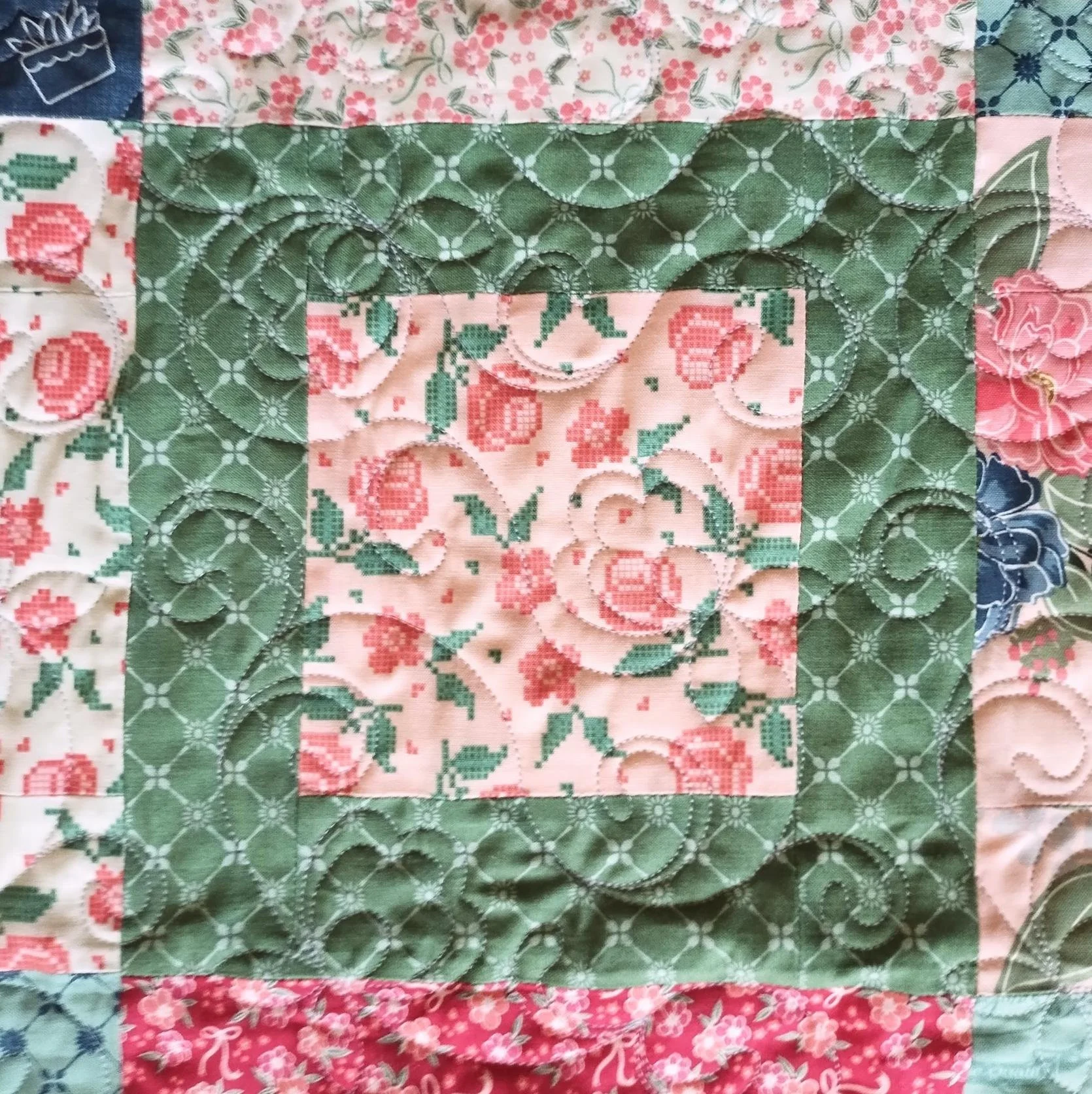 Squared-quilt Pretty-posies-panto 11.jpg