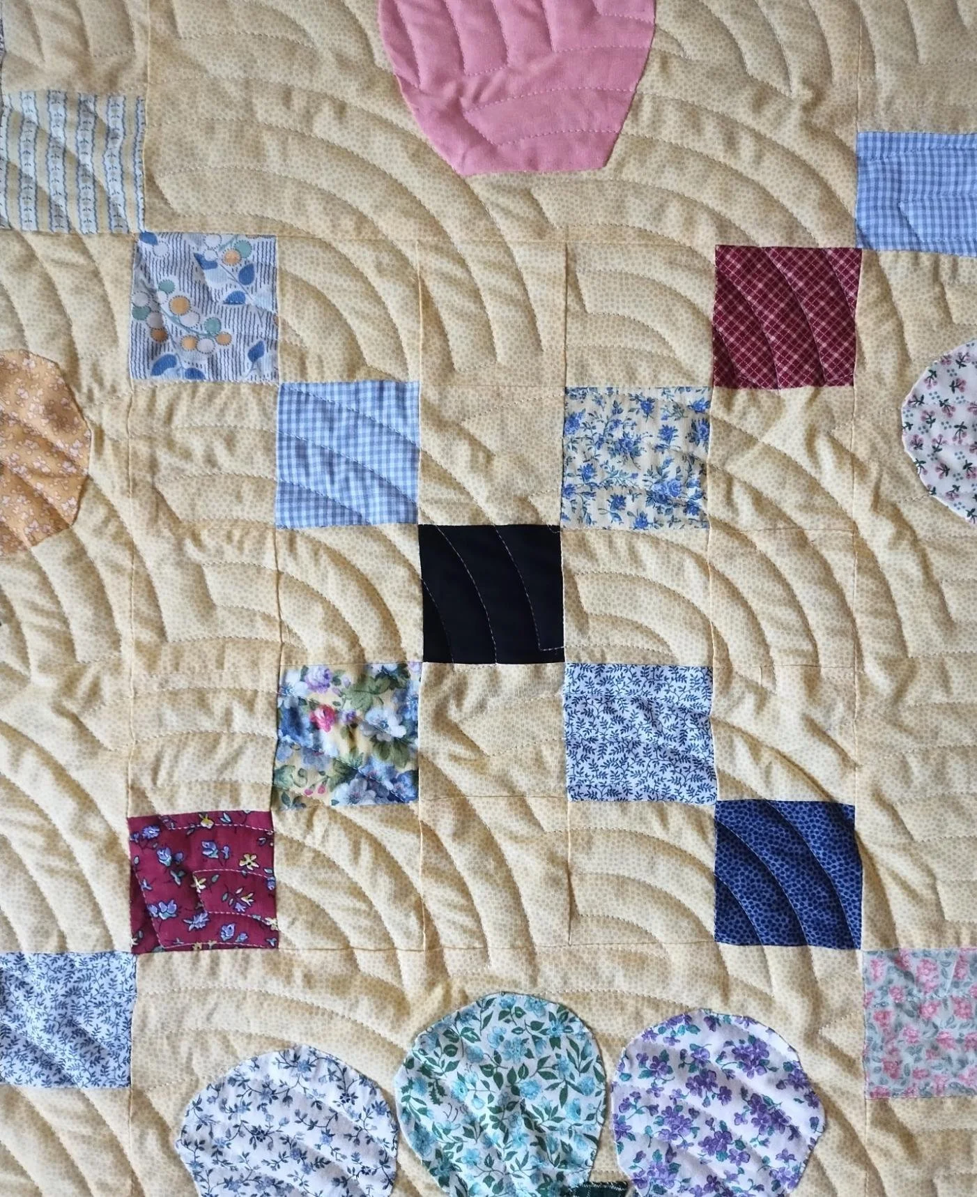 Irish-chain-pompom-flowers baptist-fan-panto 4.jpg