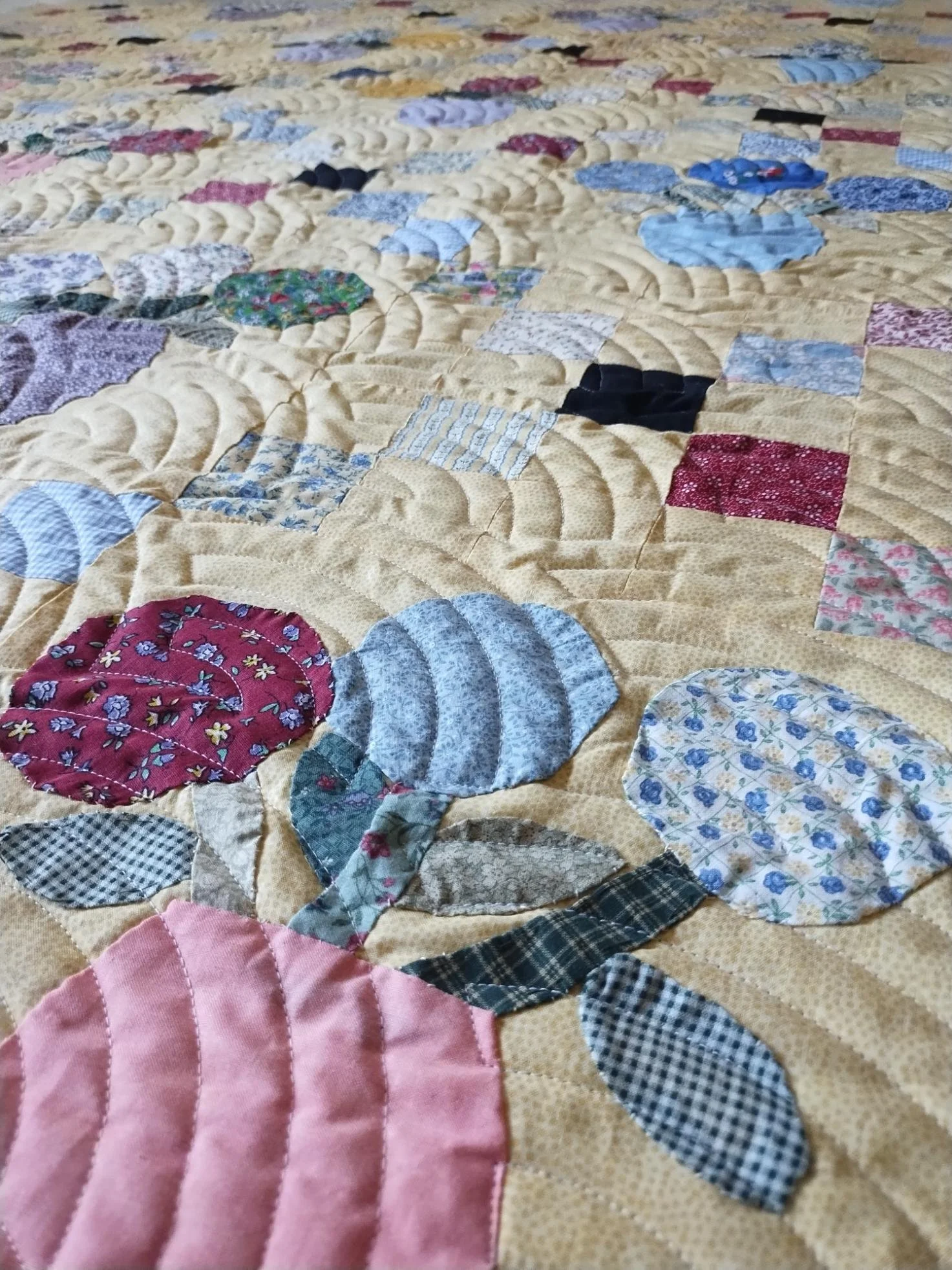 Irish-chain-pompom-flowers baptist-fan-panto 7.jpg