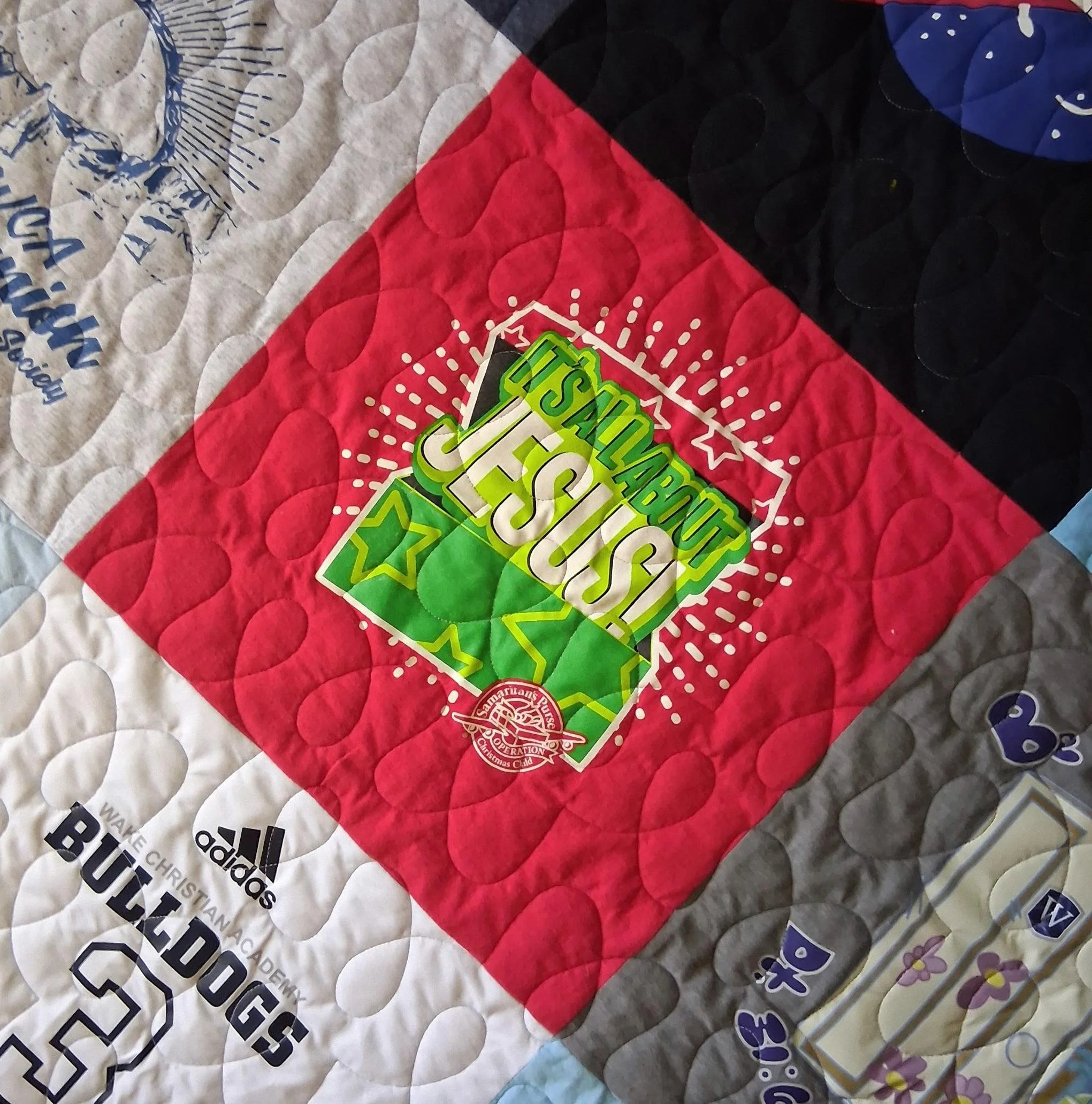 graduation-t-shirt-quilt trace-panto 04.jpg