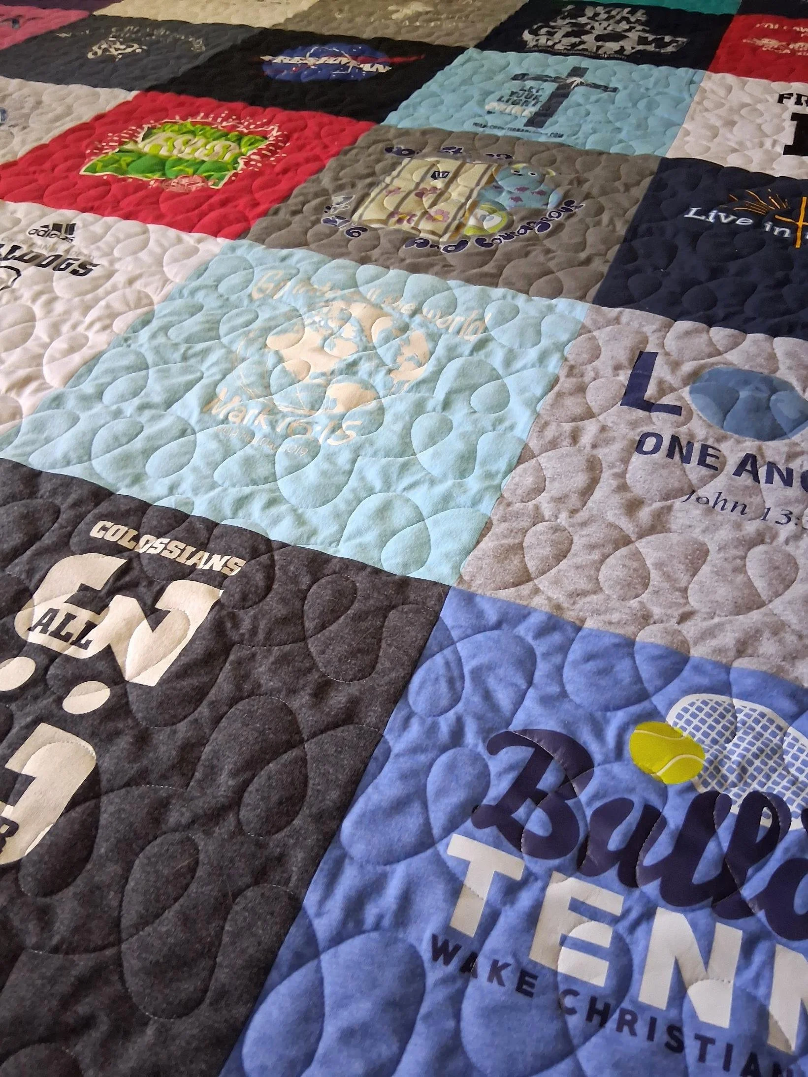 graduation-t-shirt-quilt trace-panto 10.jpg